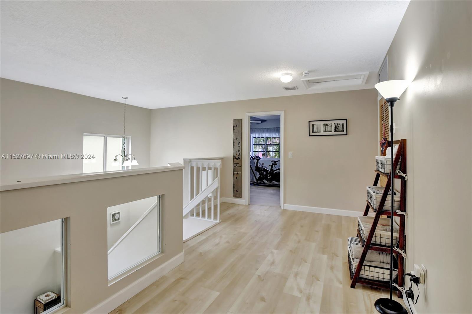 118 SW 206th Ave