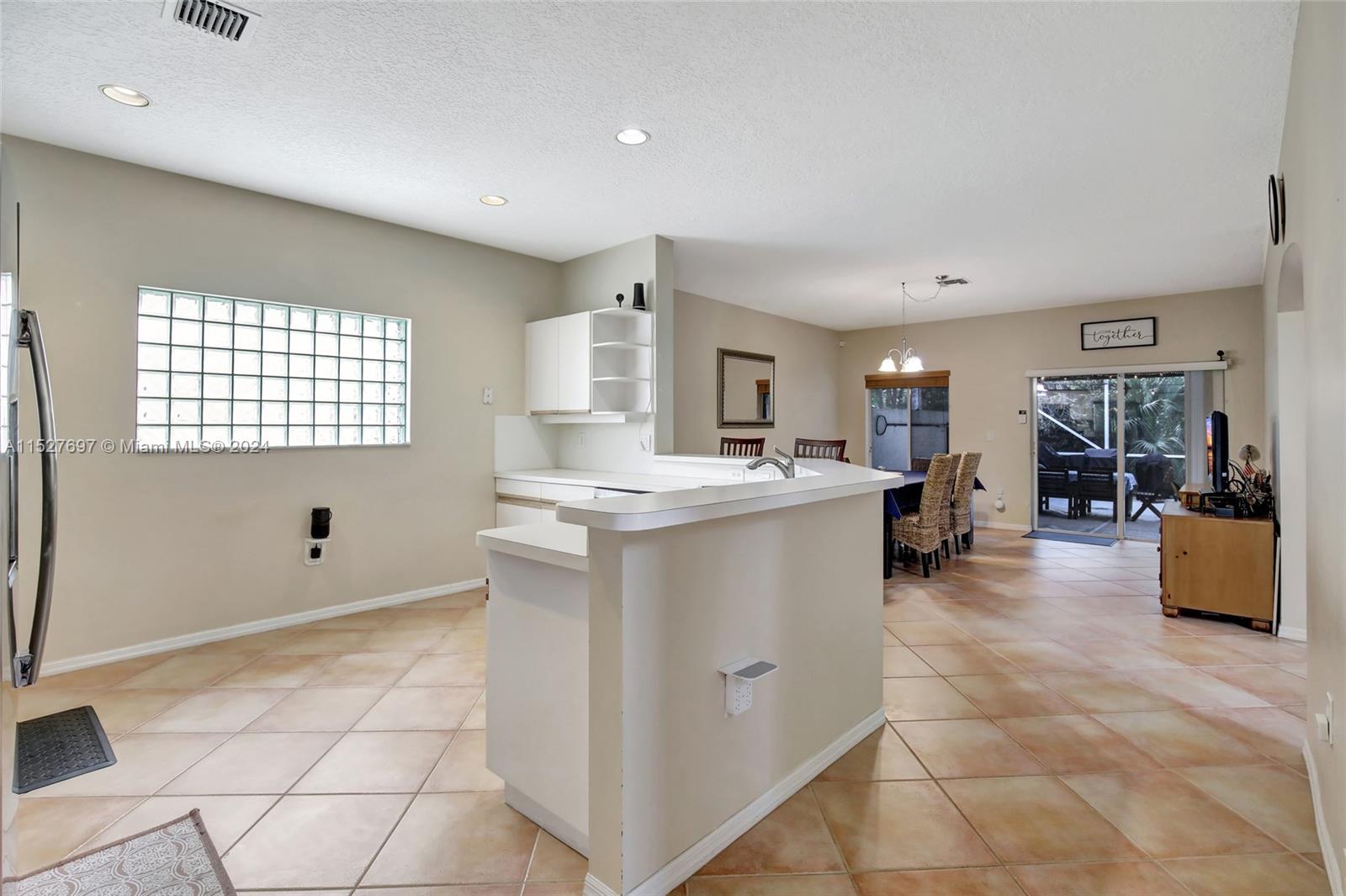 118 SW 206th Ave