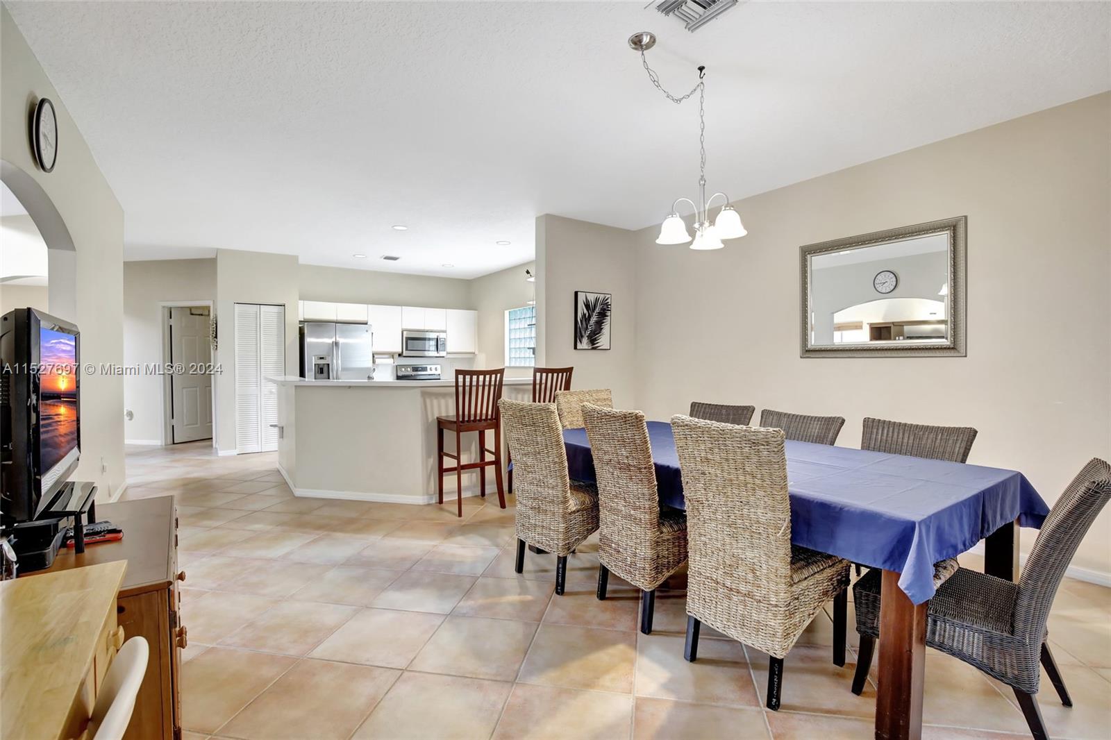 118 SW 206th Ave