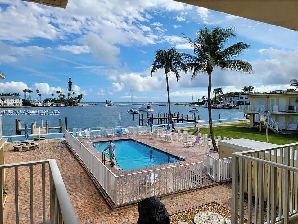2508 Bay Dr # 11