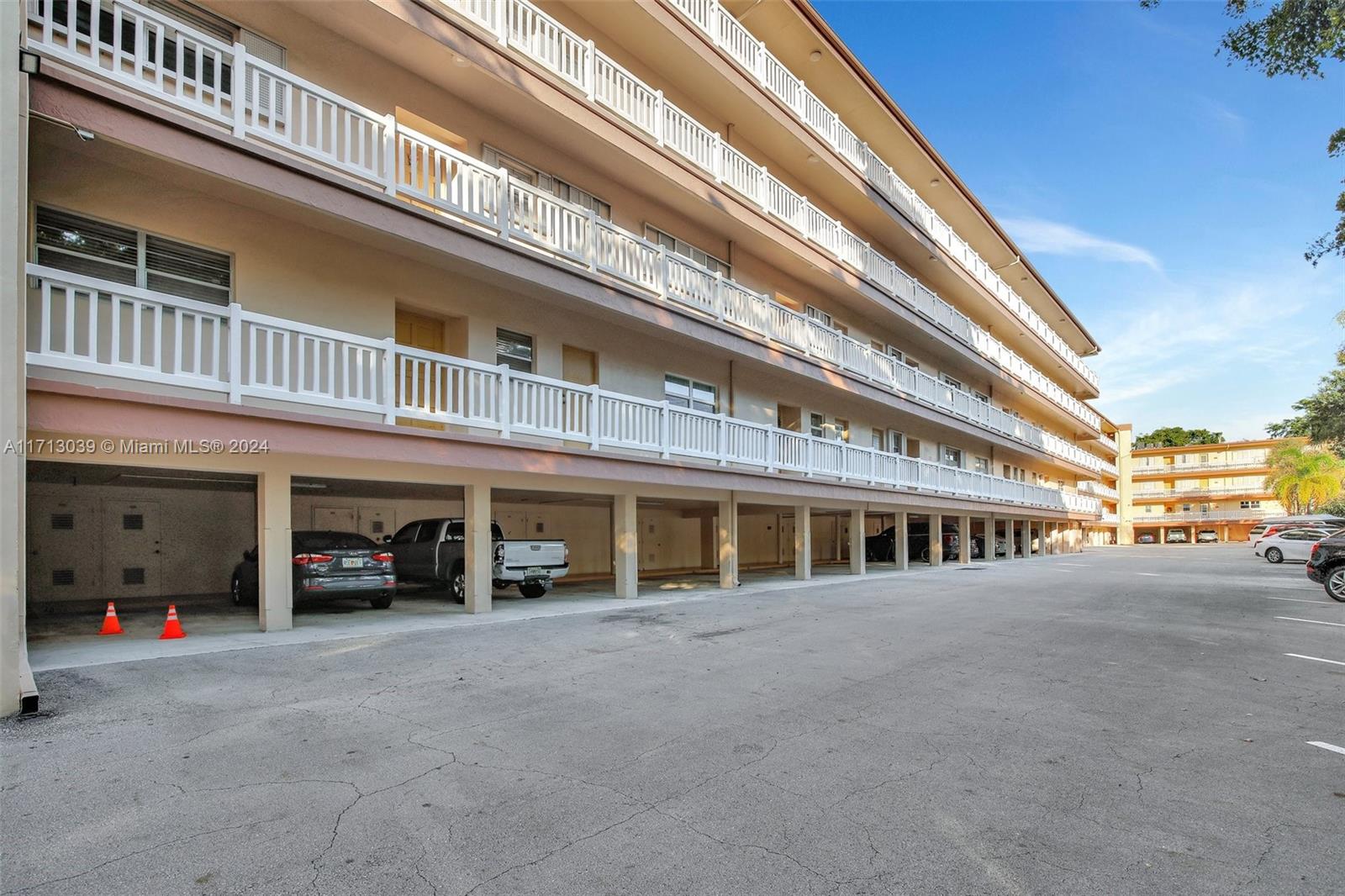 6751 Cypress Rd # 215