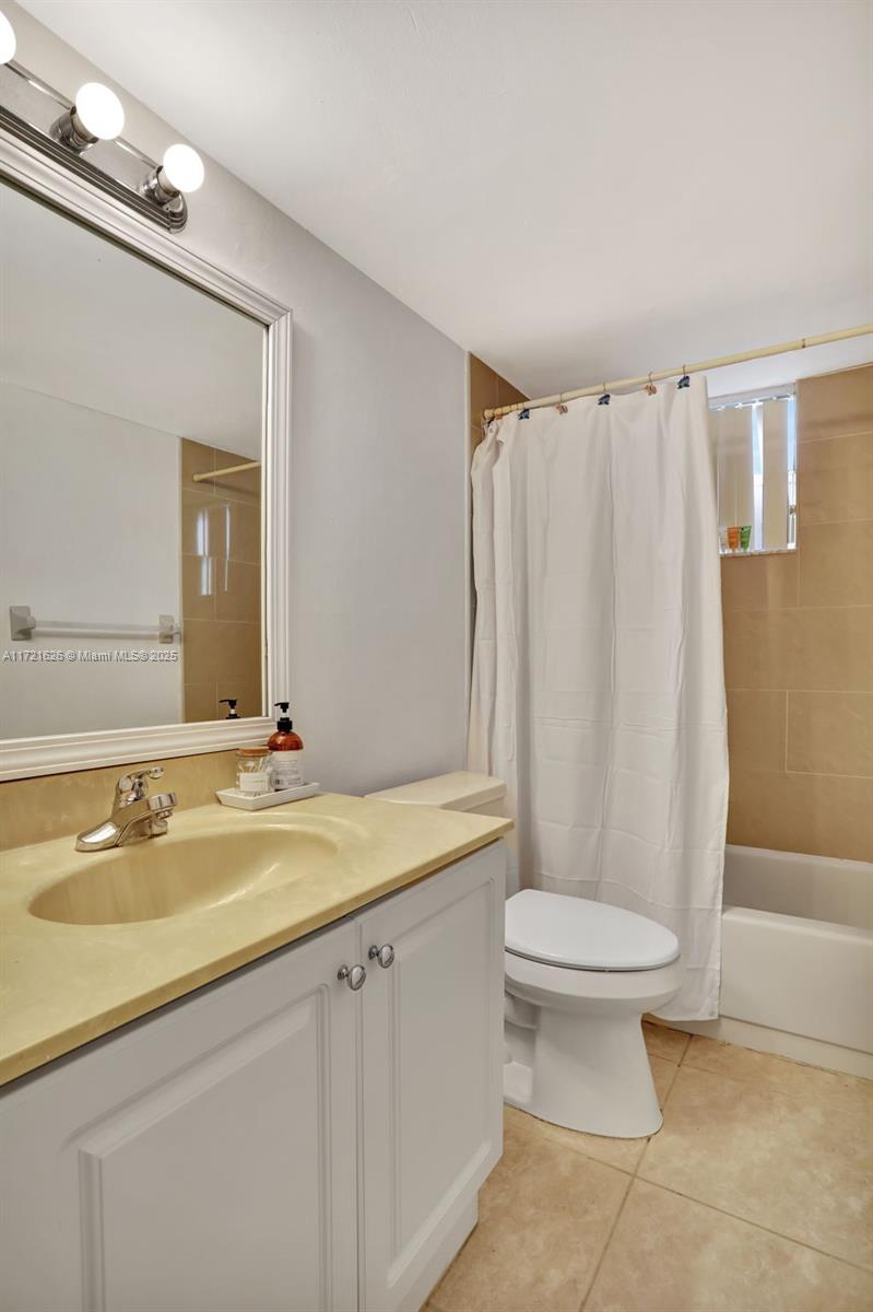 12001 Royal Palm Blvd # 1M