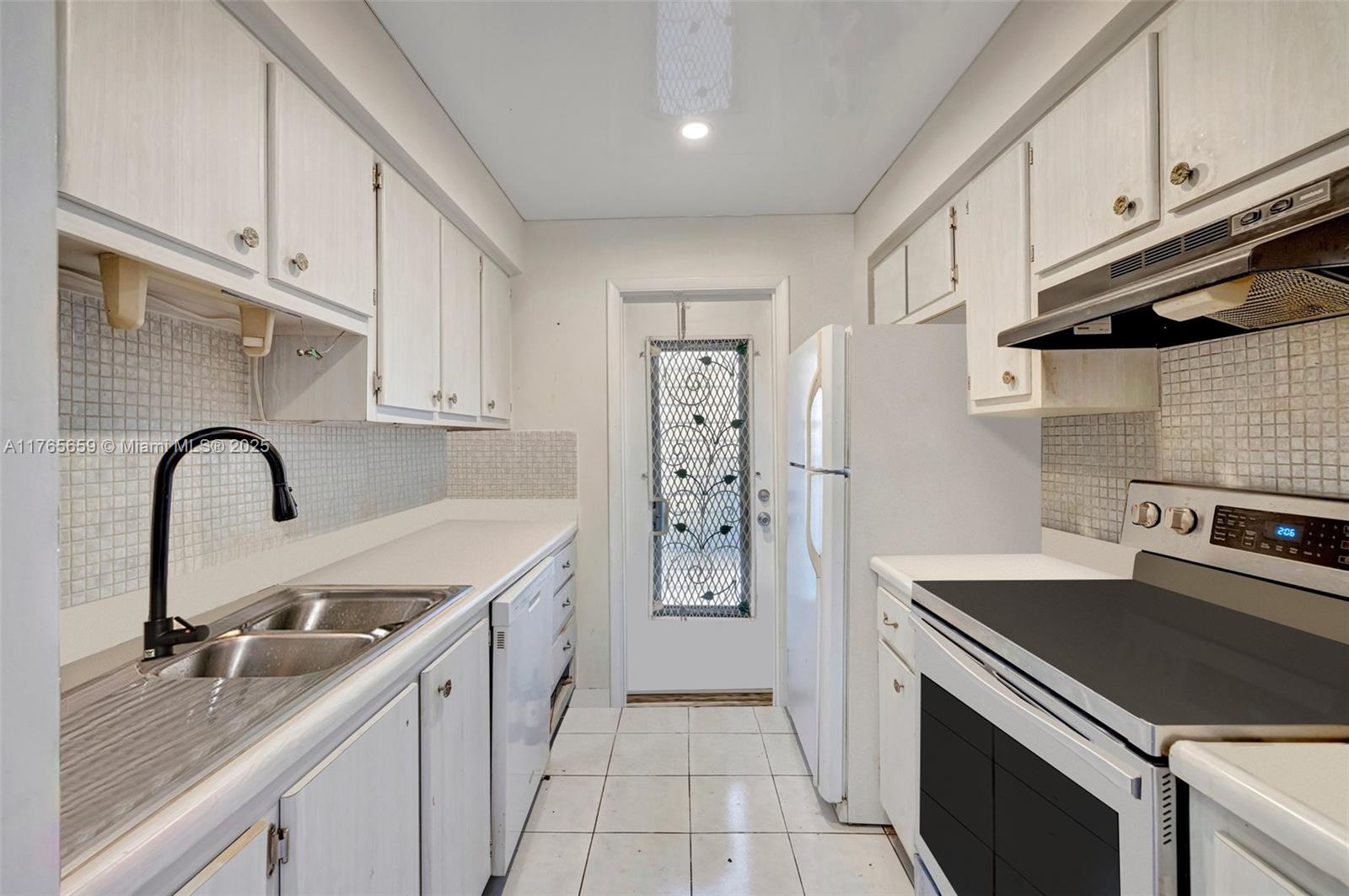 2200 Diana Dr # 111