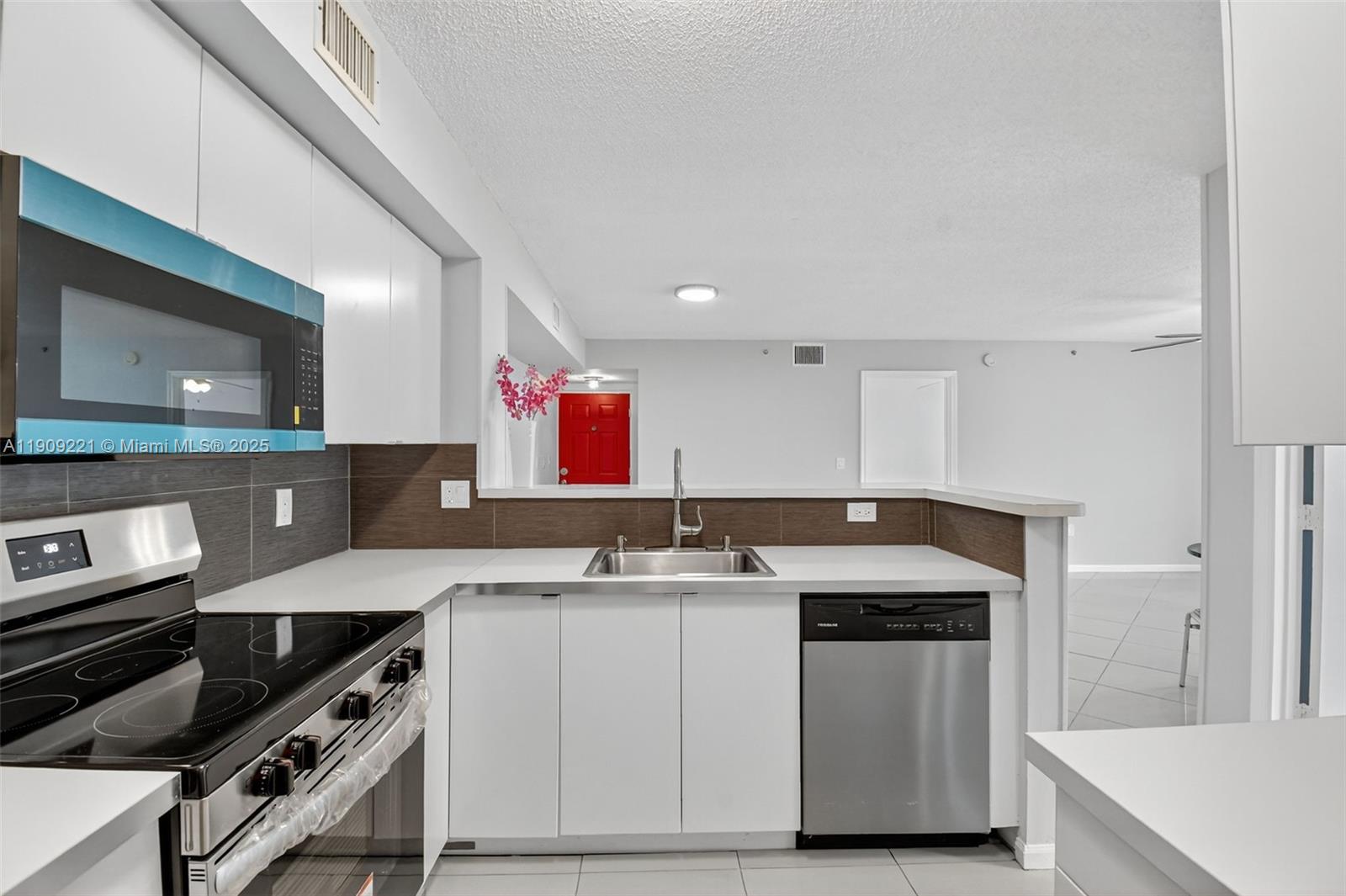 2123 Renaissance Blvd # 104
