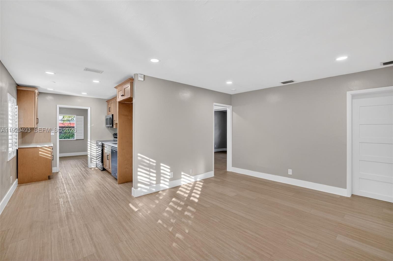 1015 NE 17th Ct