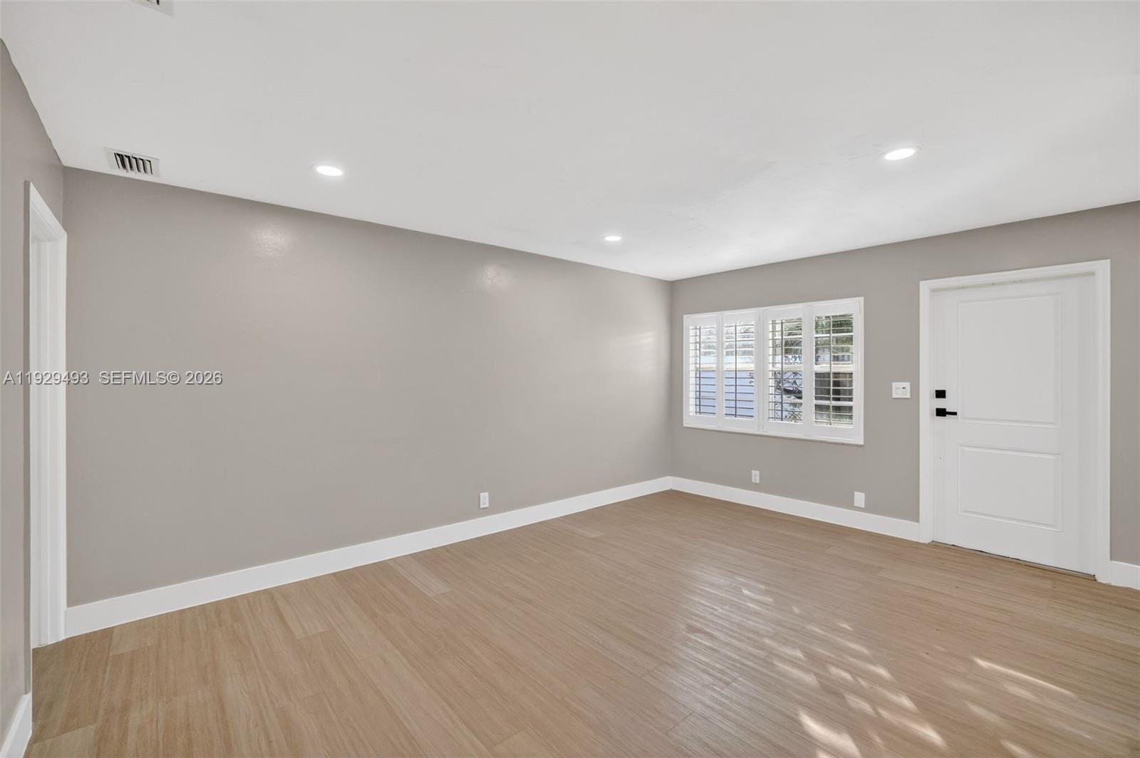 1015 NE 17th Ct