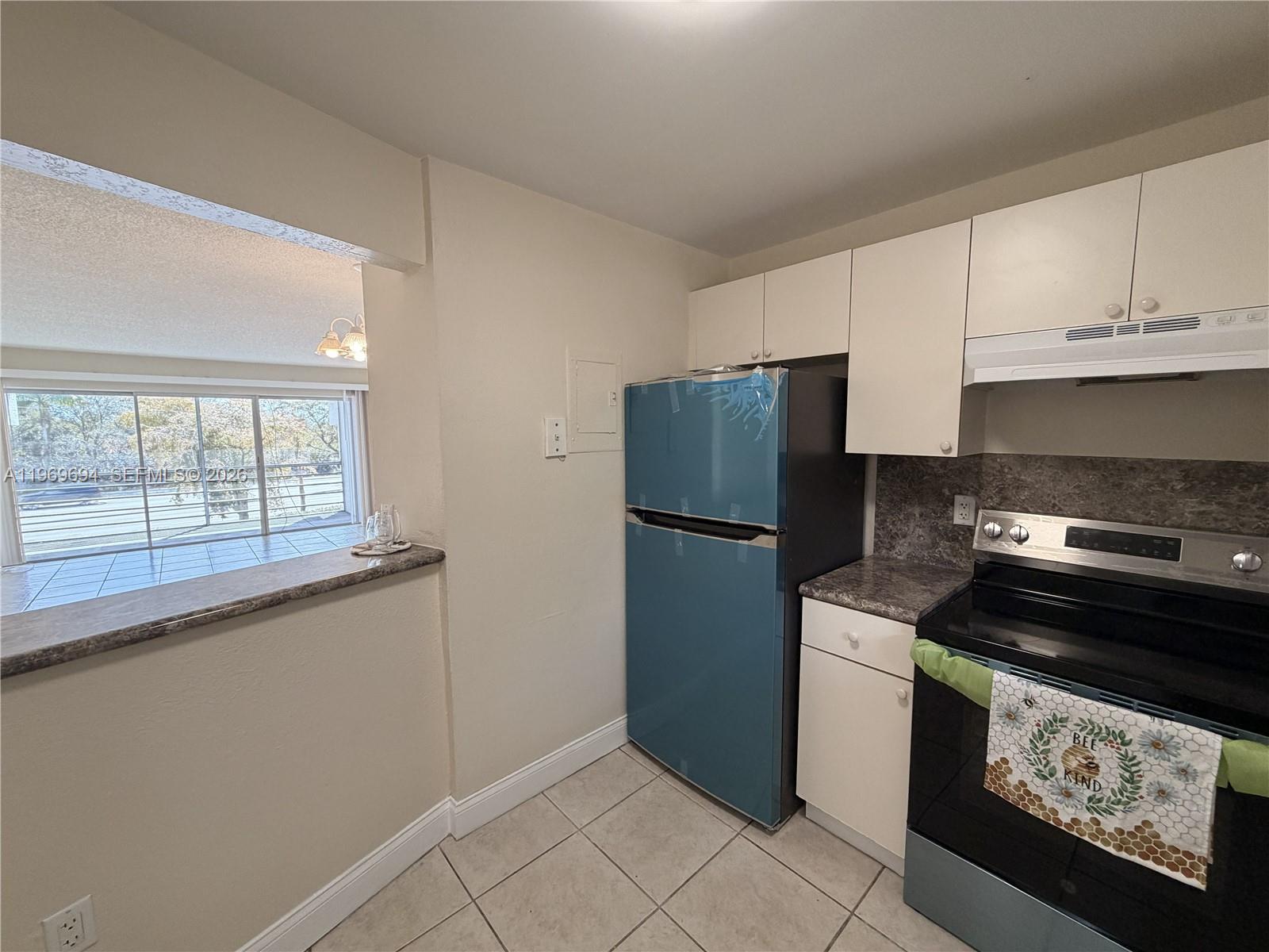 4255 N University Dr # 310