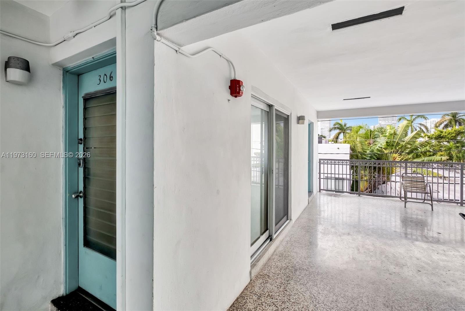350 Collins Ave # 306