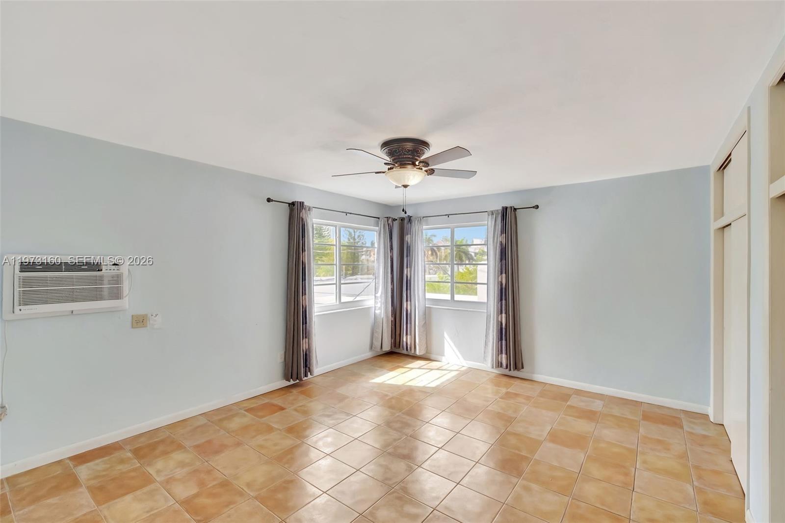 350 Collins Ave # 306