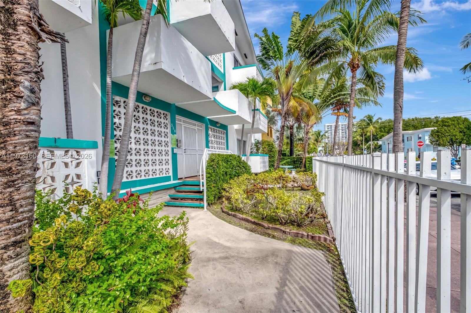 350 Collins Ave # 306