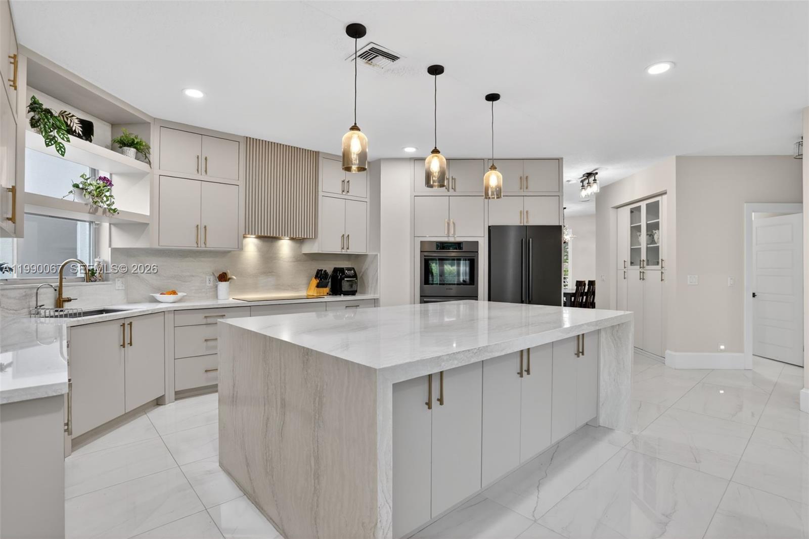 4953 Kensington Cir