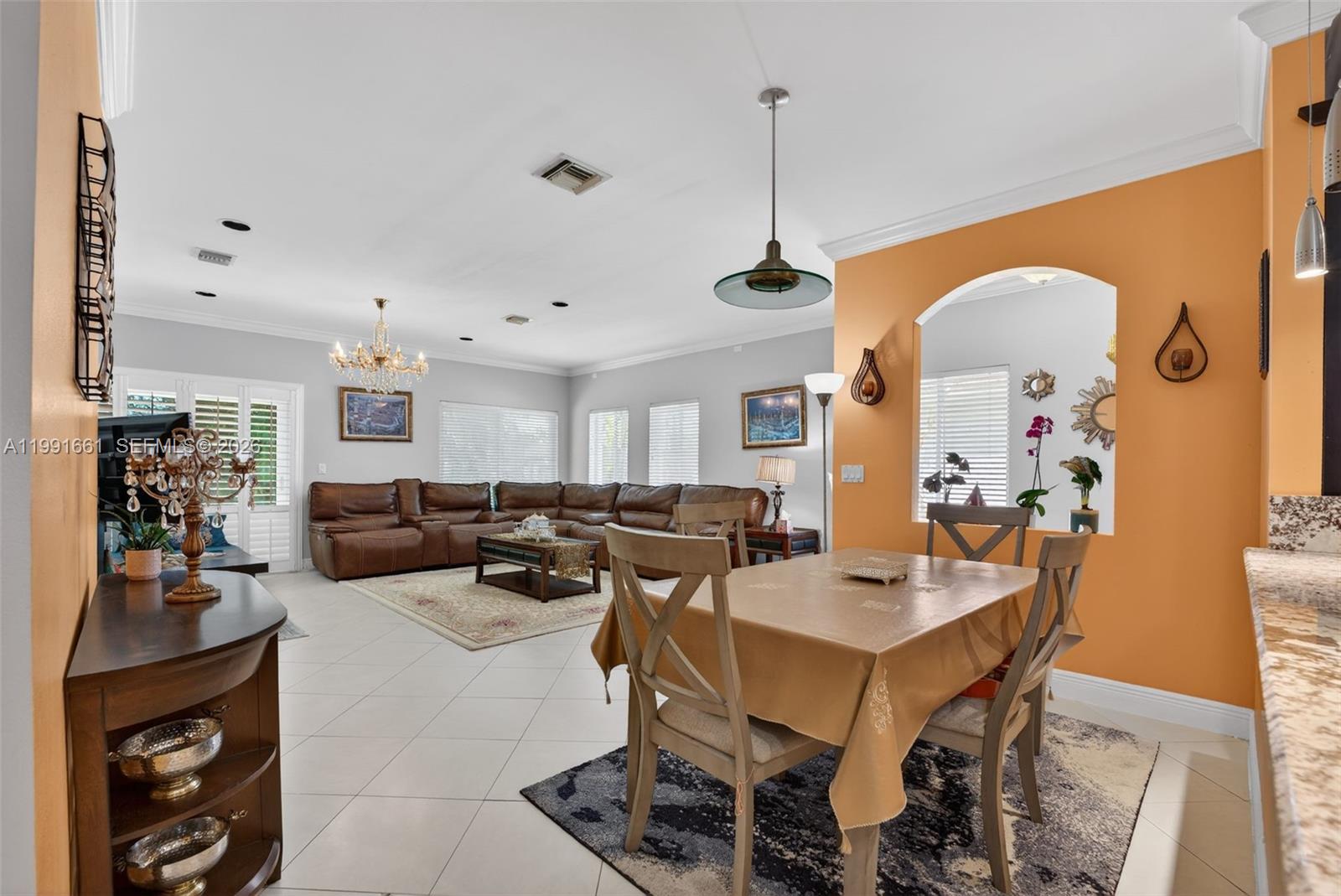 1221 SW 48th Ter