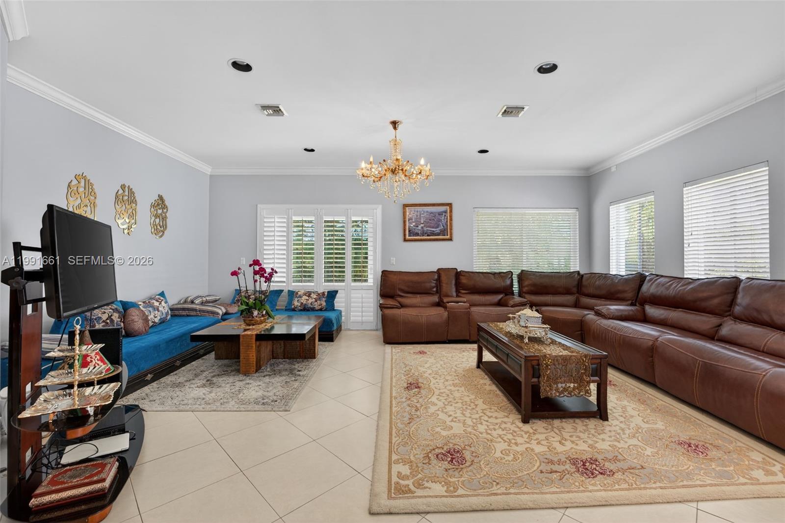 1221 SW 48th Ter