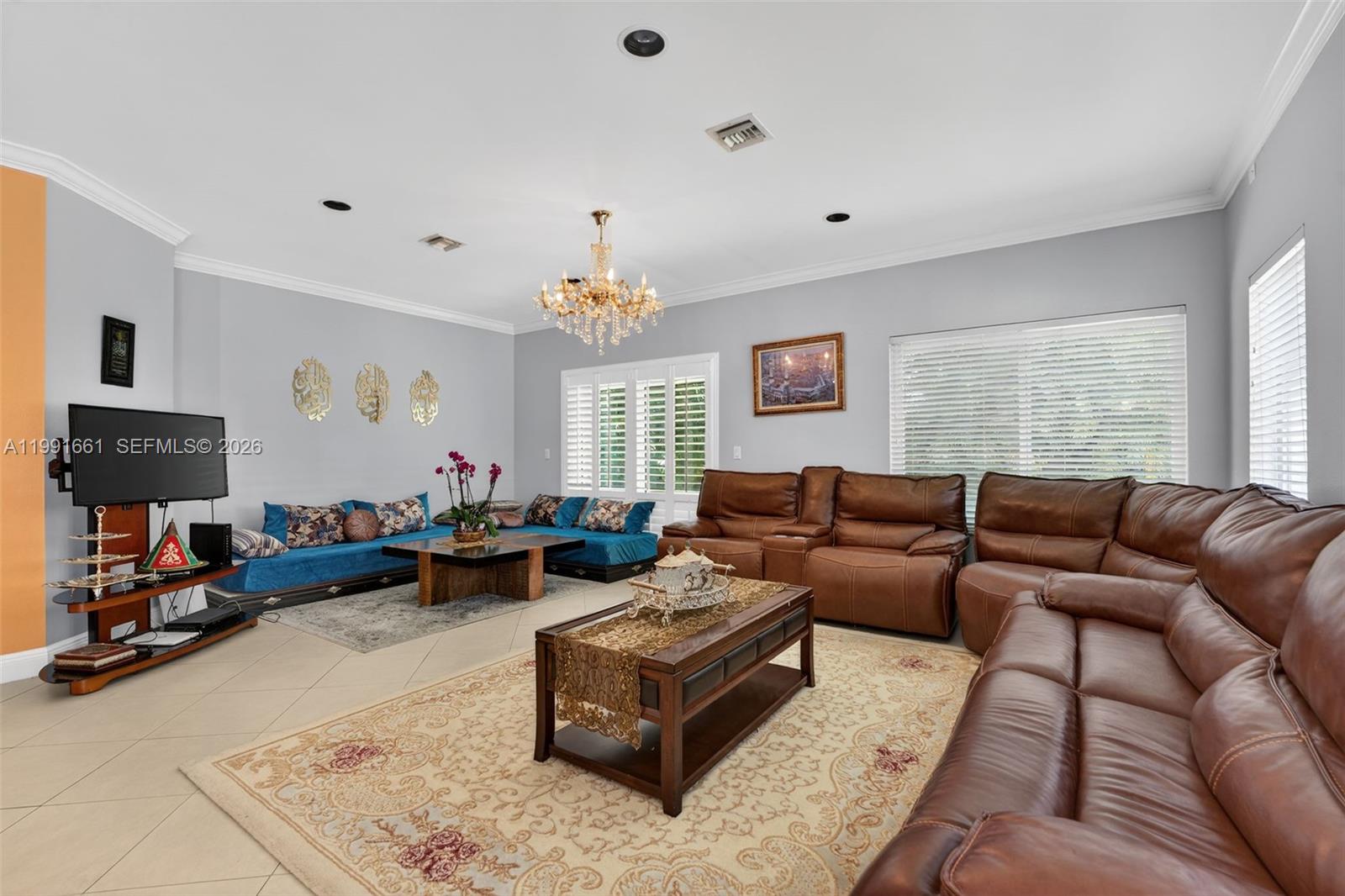 1221 SW 48th Ter