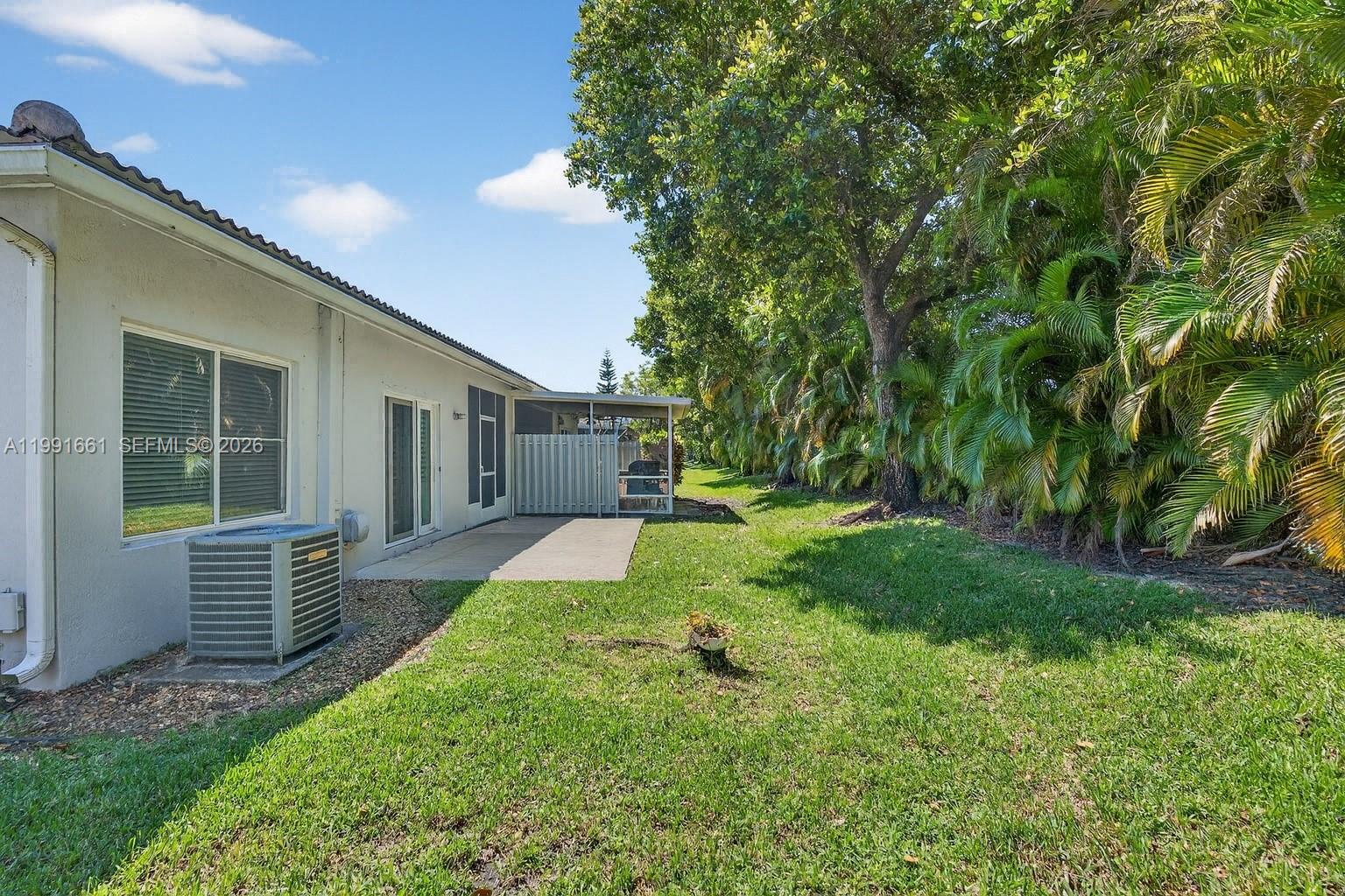 1221 SW 48th Ter