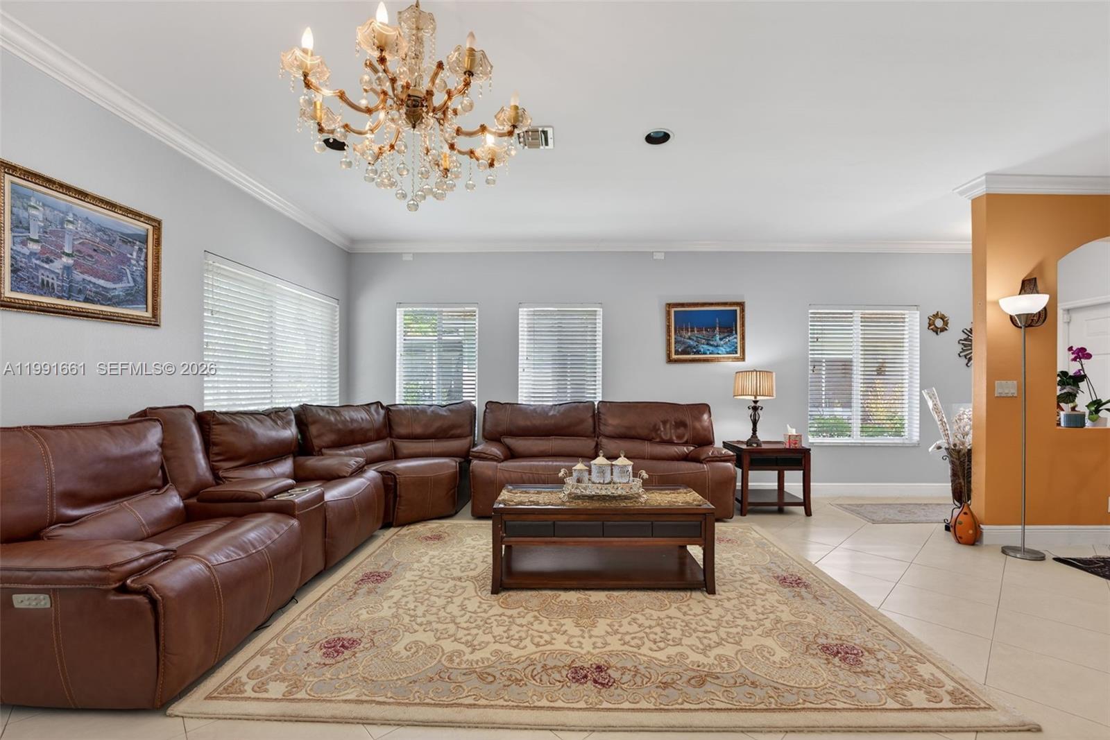 1221 SW 48th Ter