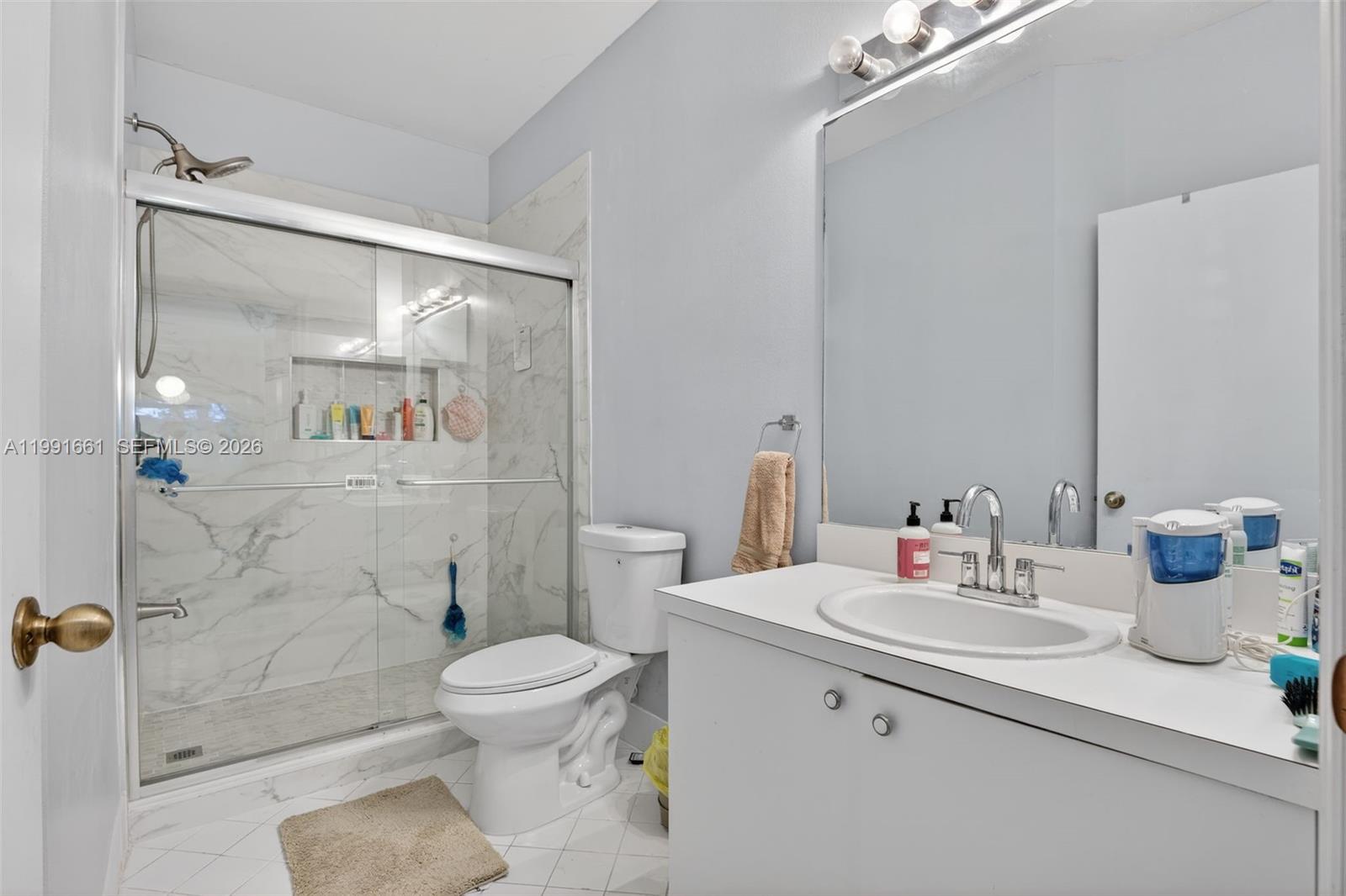 1221 SW 48th Ter