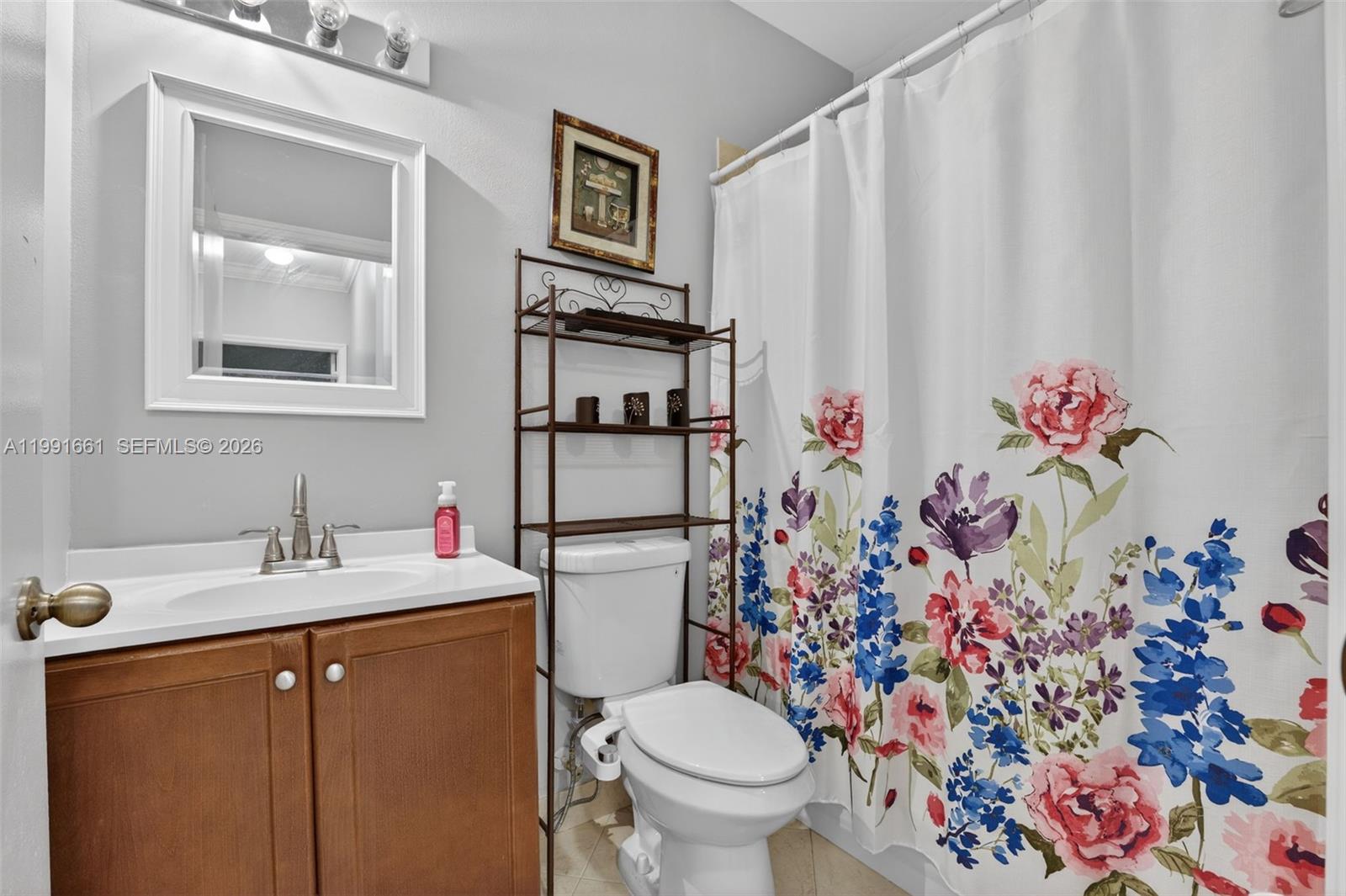 1221 SW 48th Ter