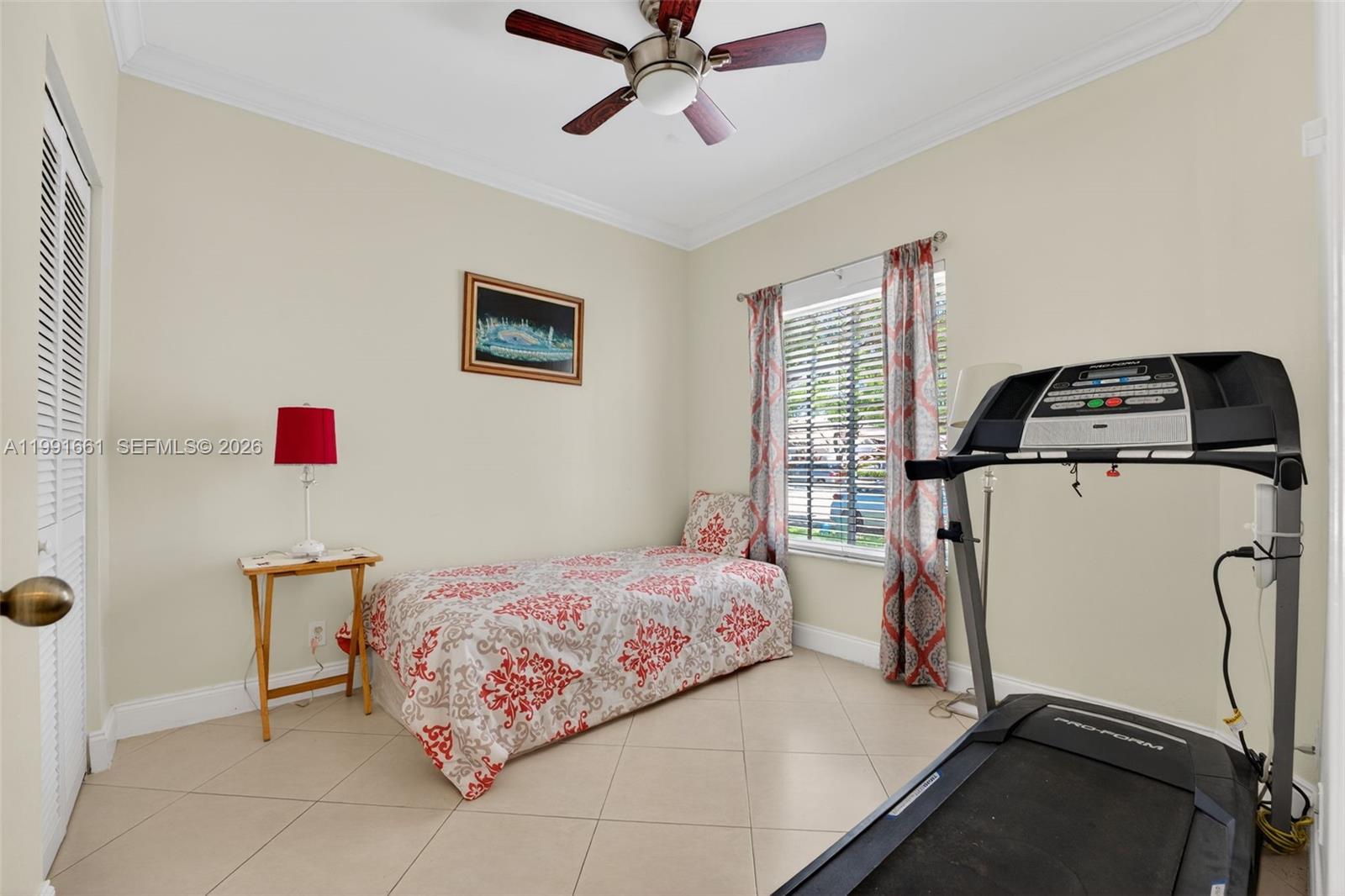 1221 SW 48th Ter