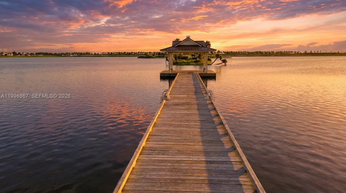 769 Hookline Cir