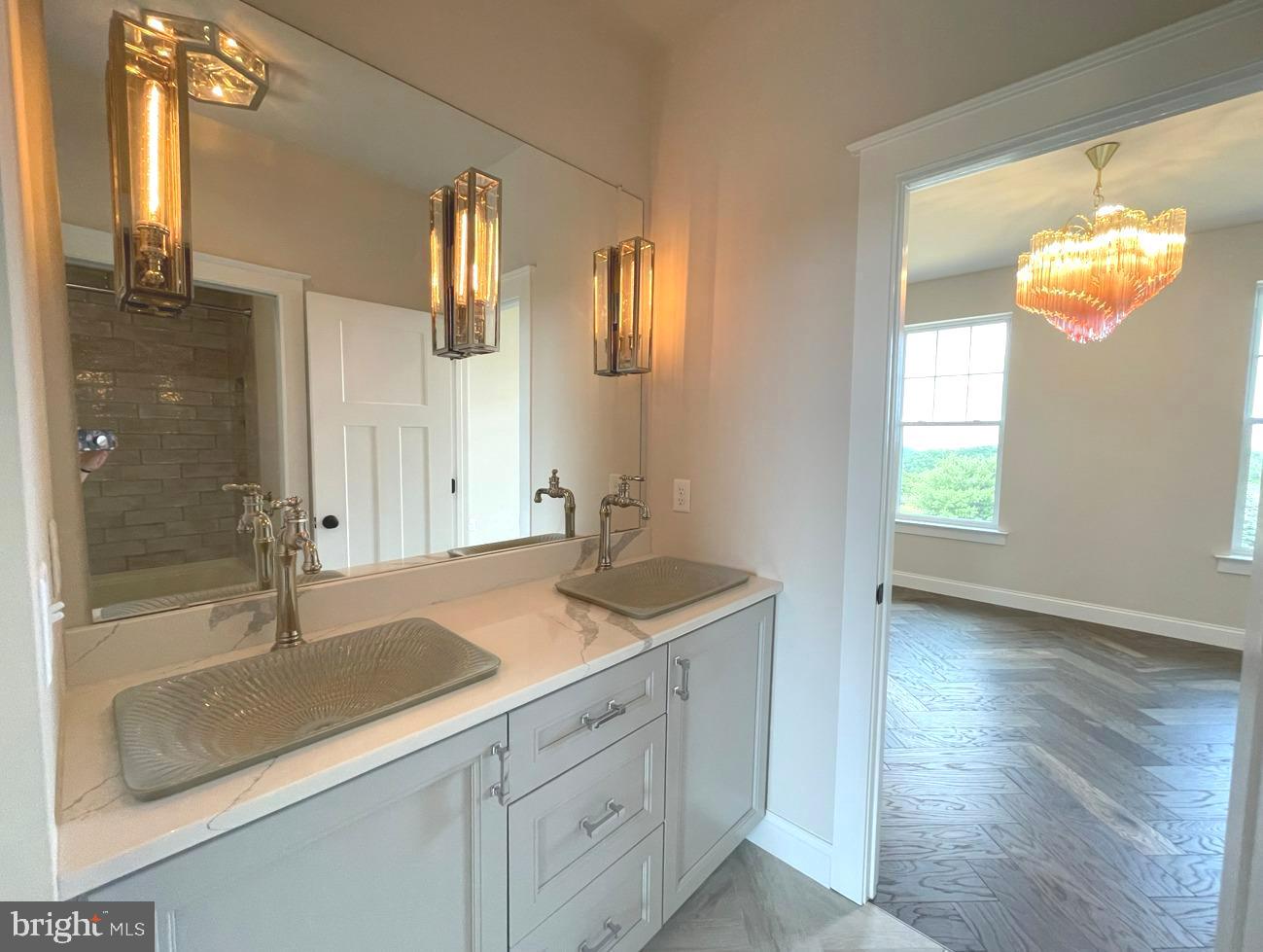 1207 E BUTLER PIKE