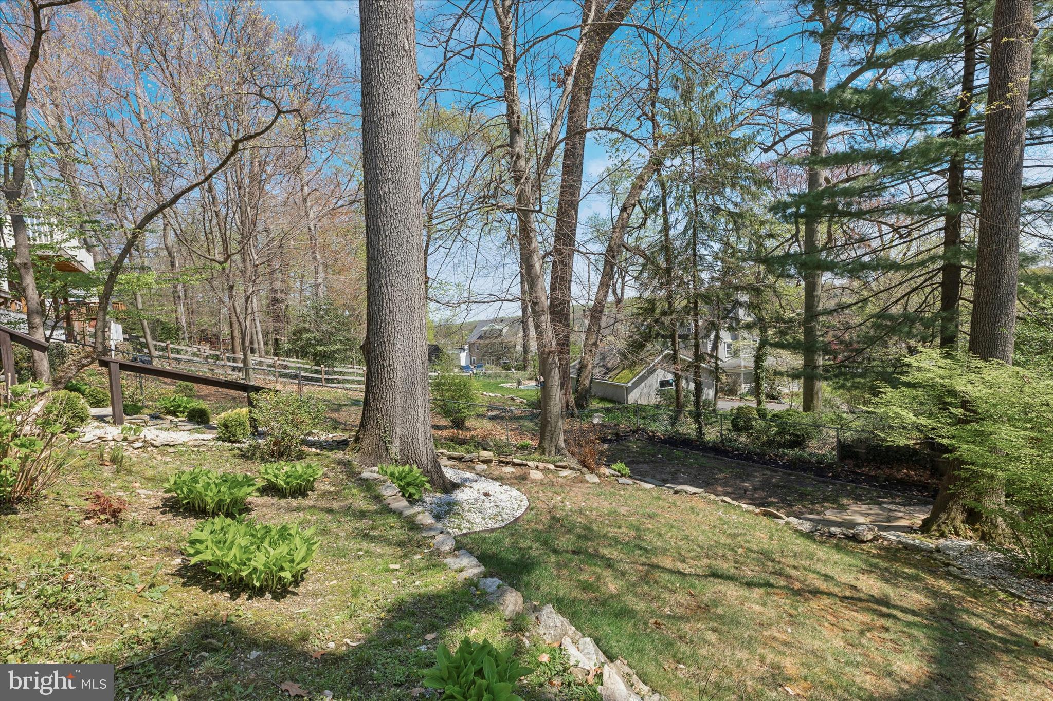 1523 EDGE HILL ROAD