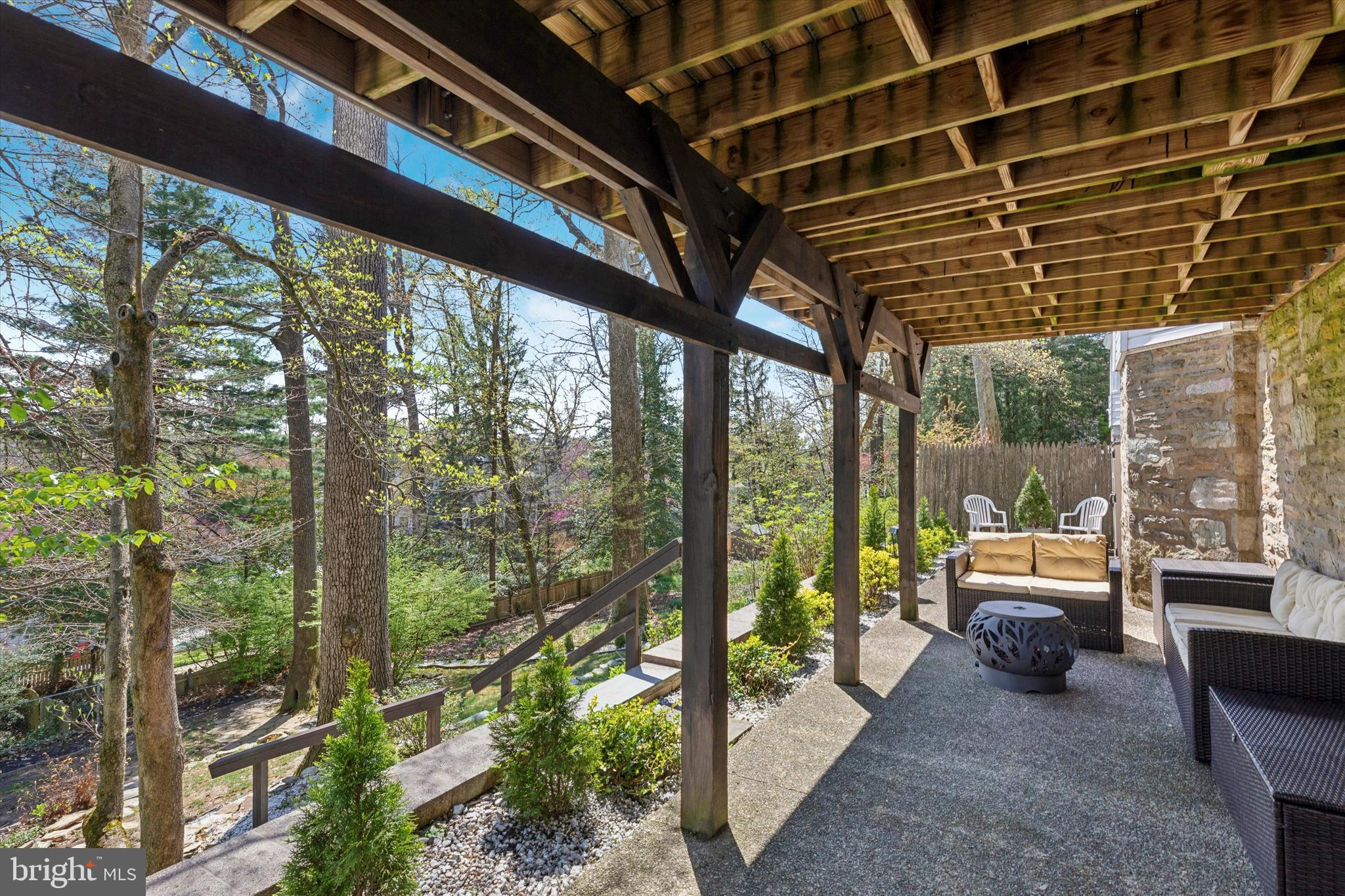 1523 EDGE HILL ROAD
