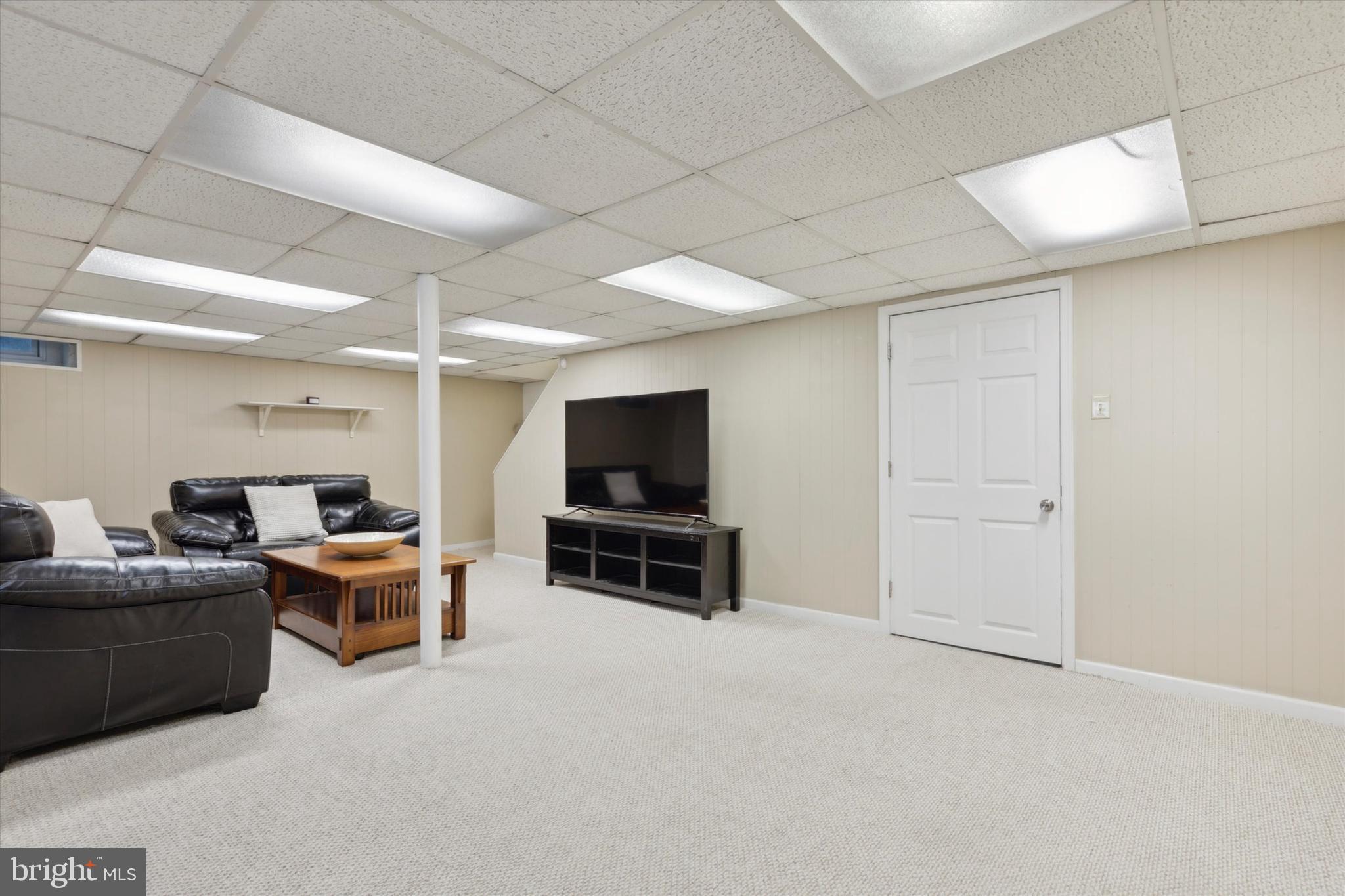 1523 EDGE HILL ROAD