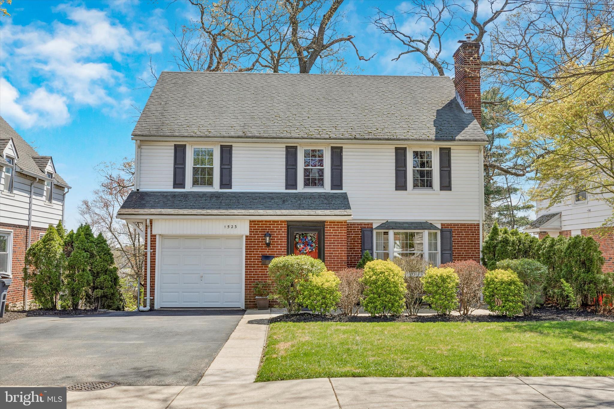 1523 EDGE HILL ROAD