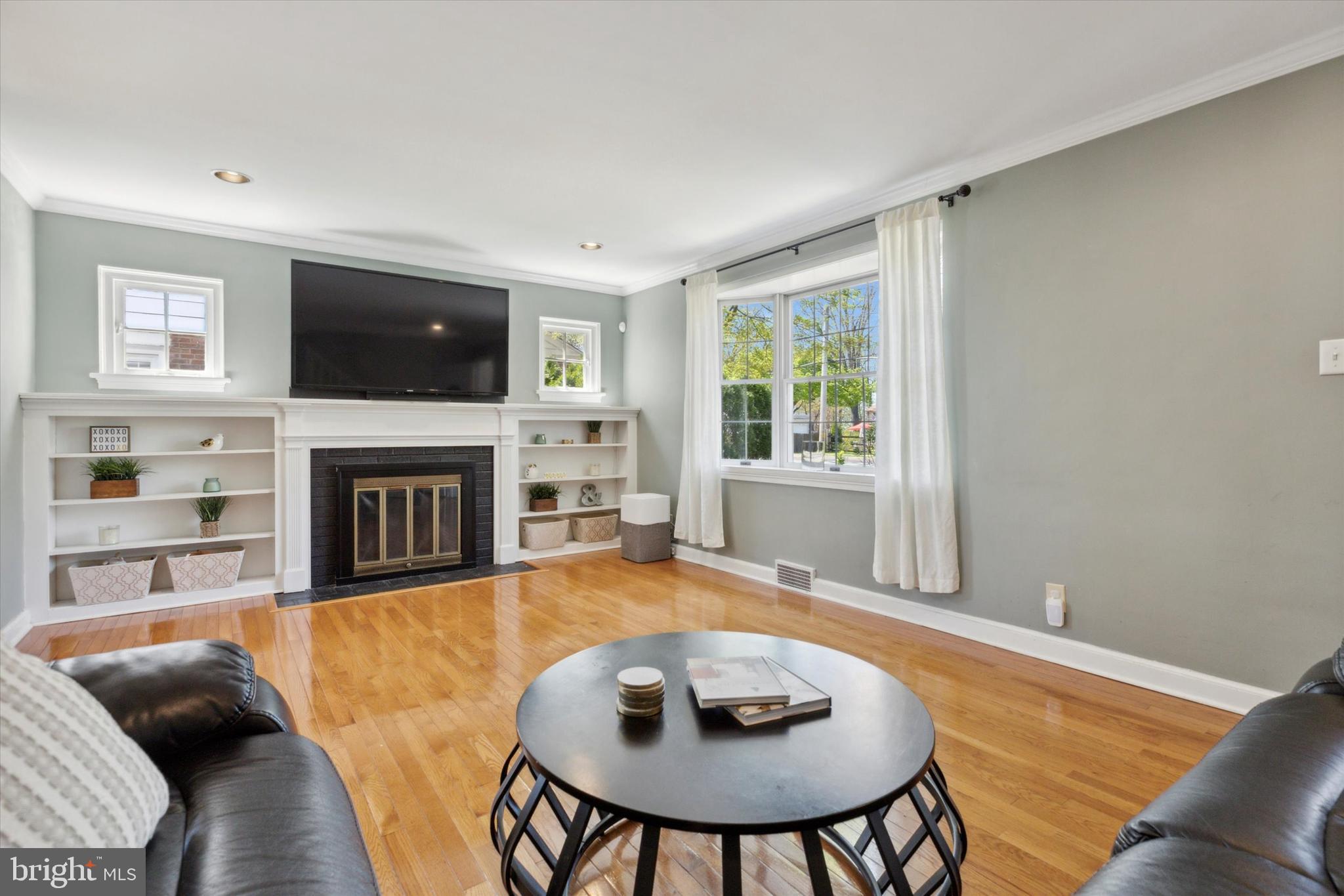 1523 EDGE HILL ROAD