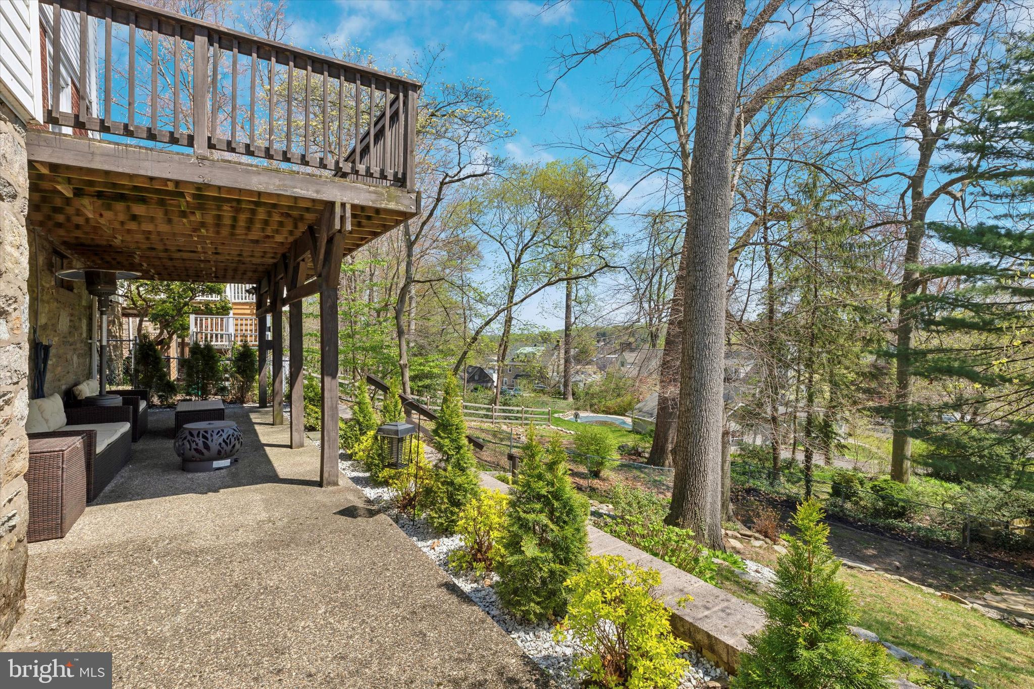 1523 EDGE HILL ROAD