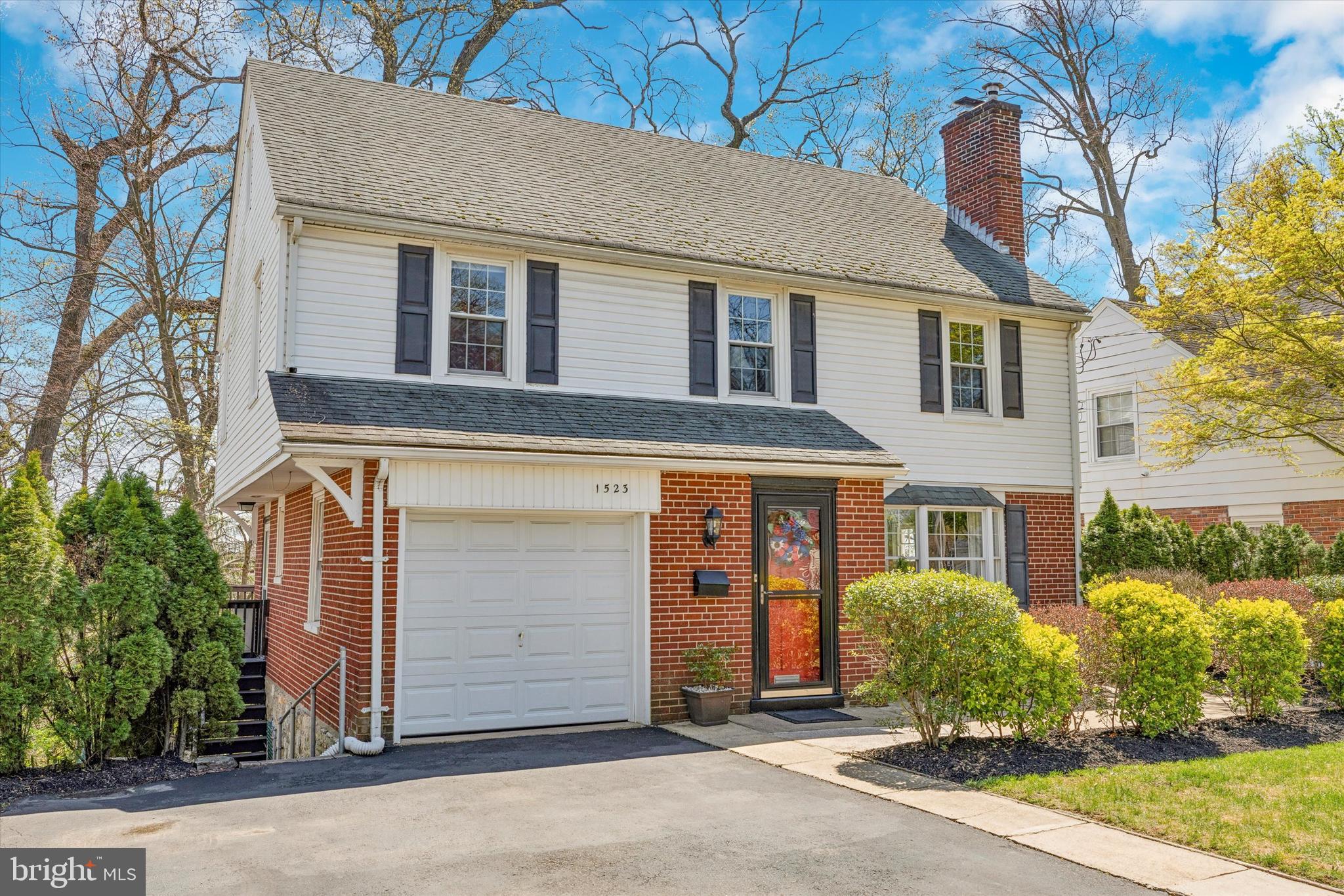 1523 EDGE HILL ROAD