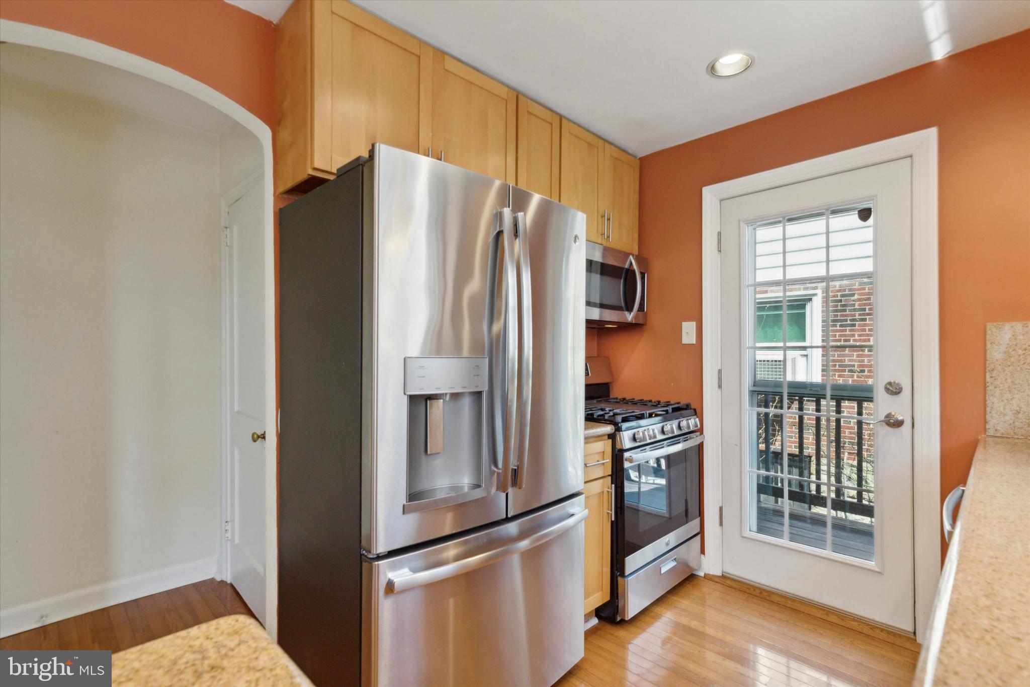 1523 EDGE HILL ROAD