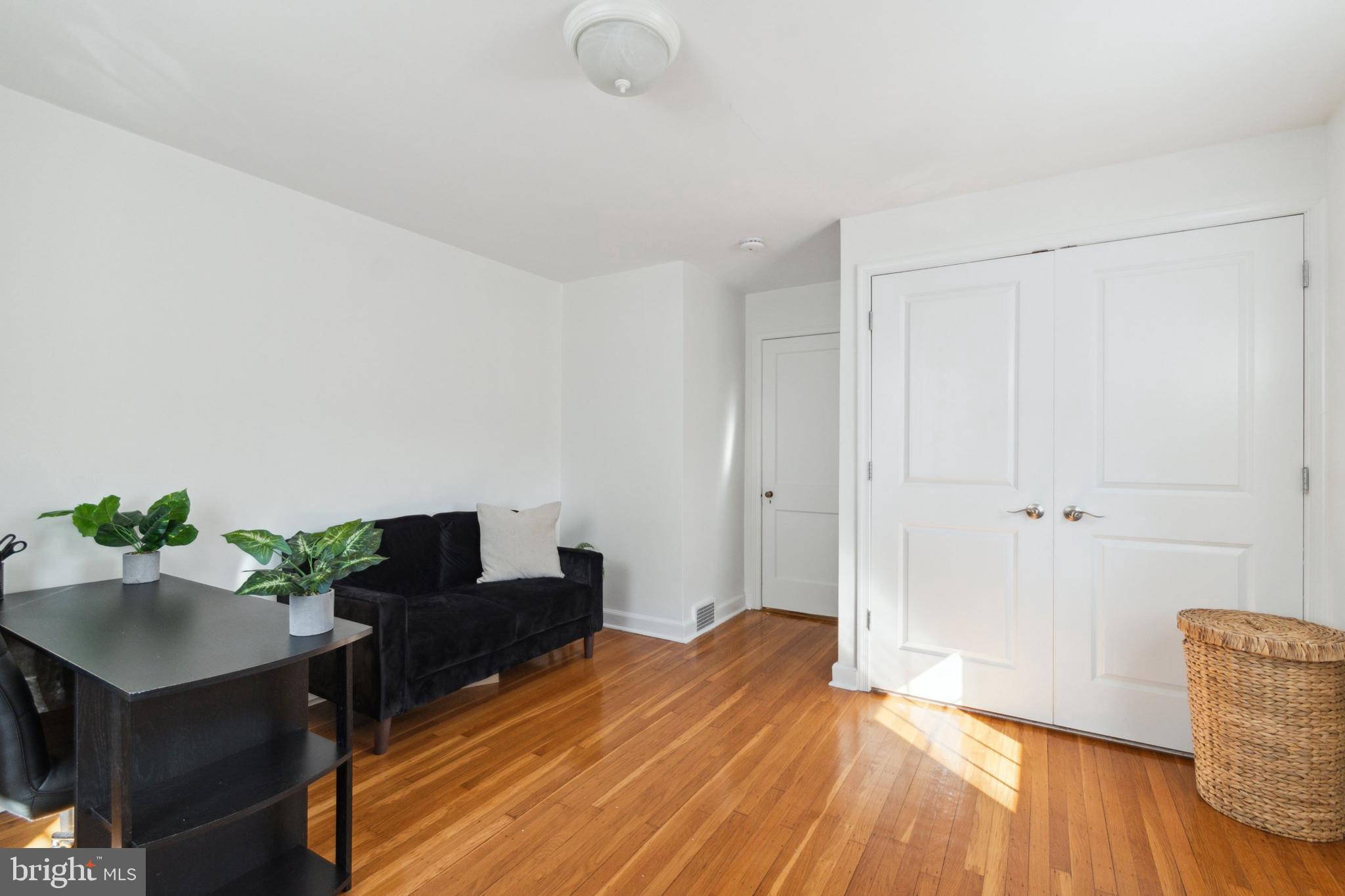 1523 EDGE HILL ROAD