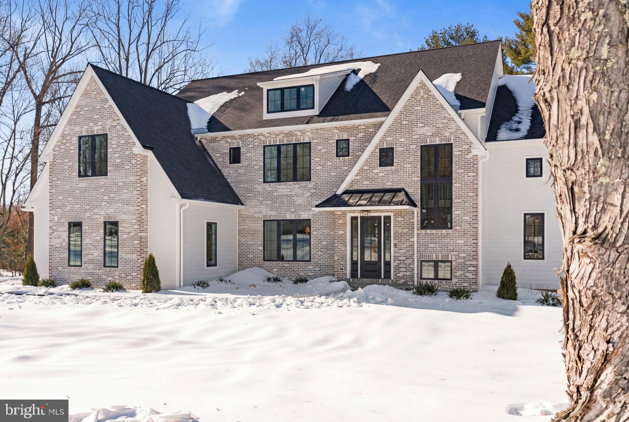 1017 WOODS LANE