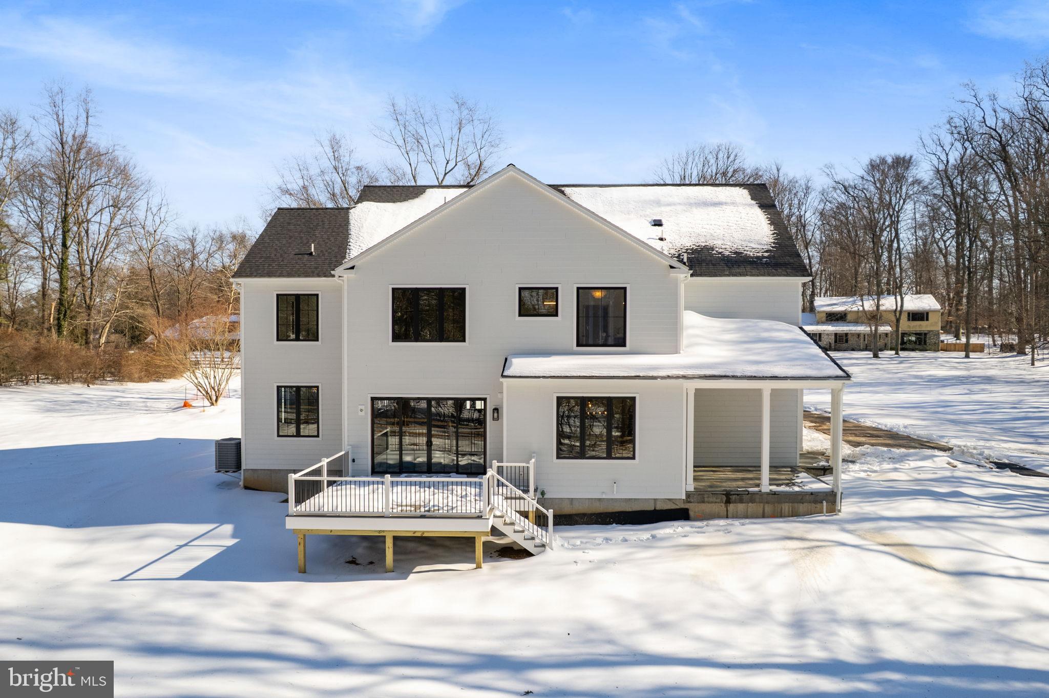 1017 WOODS LANE