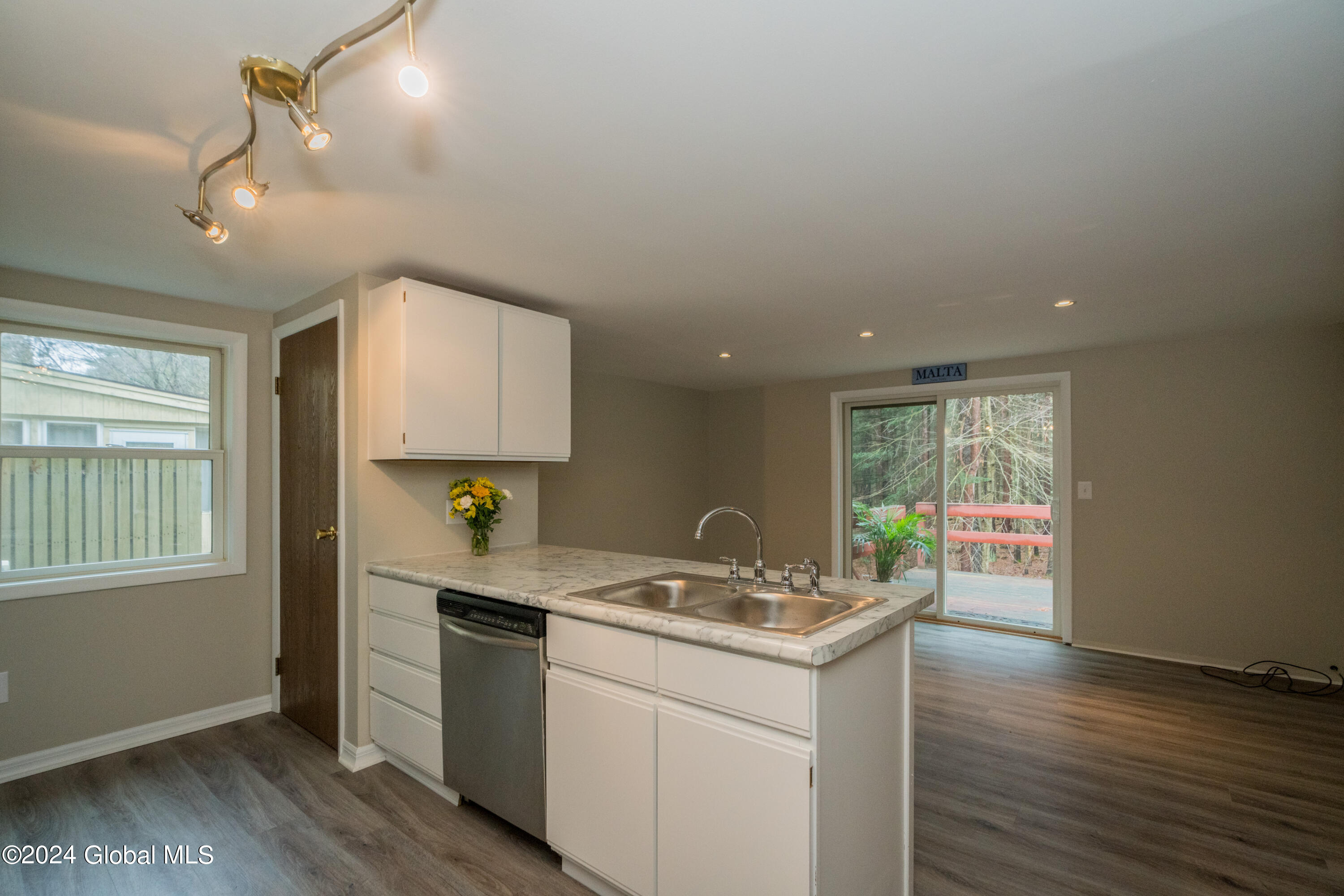 214 Thimbleberry Road