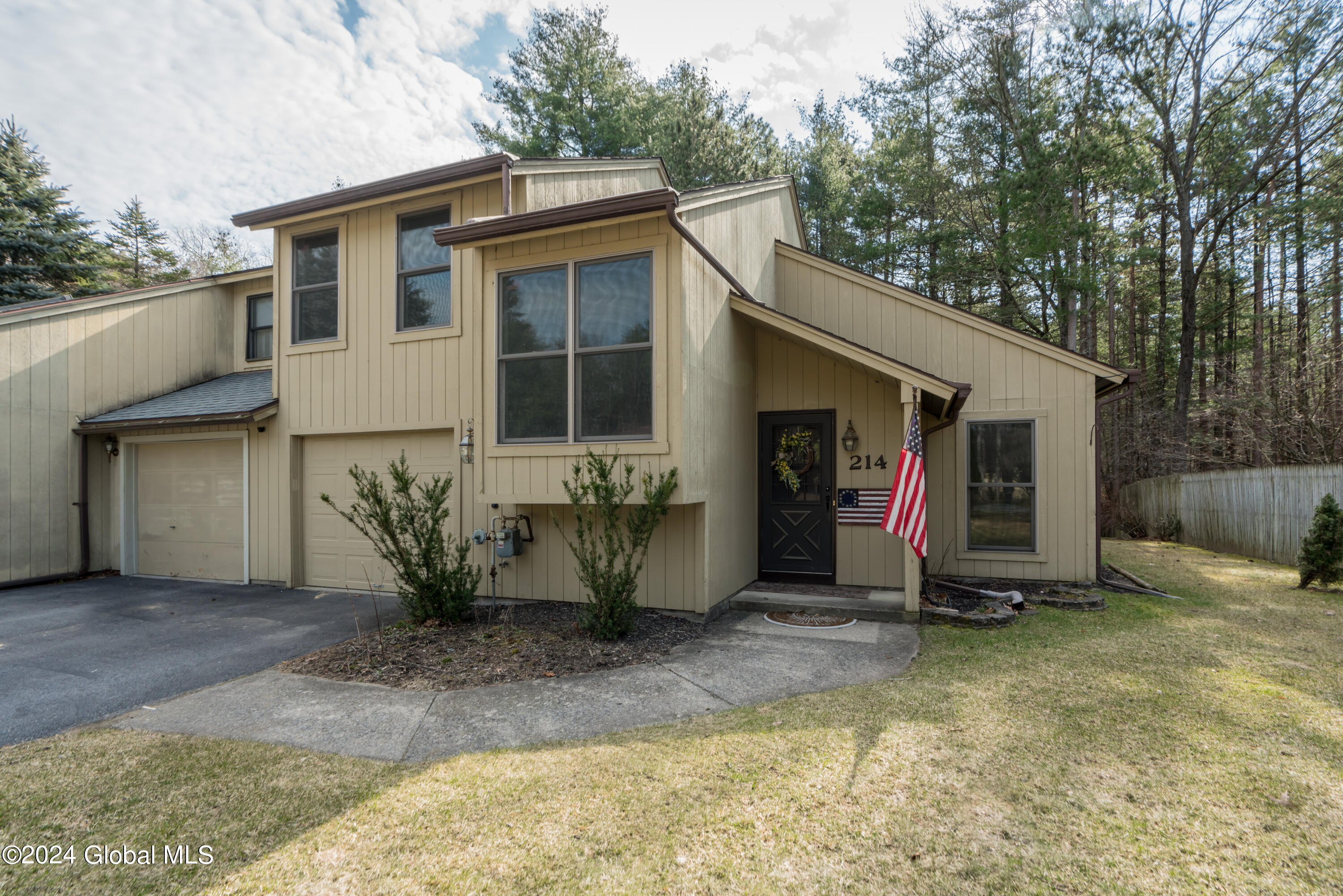 214 Thimbleberry Road