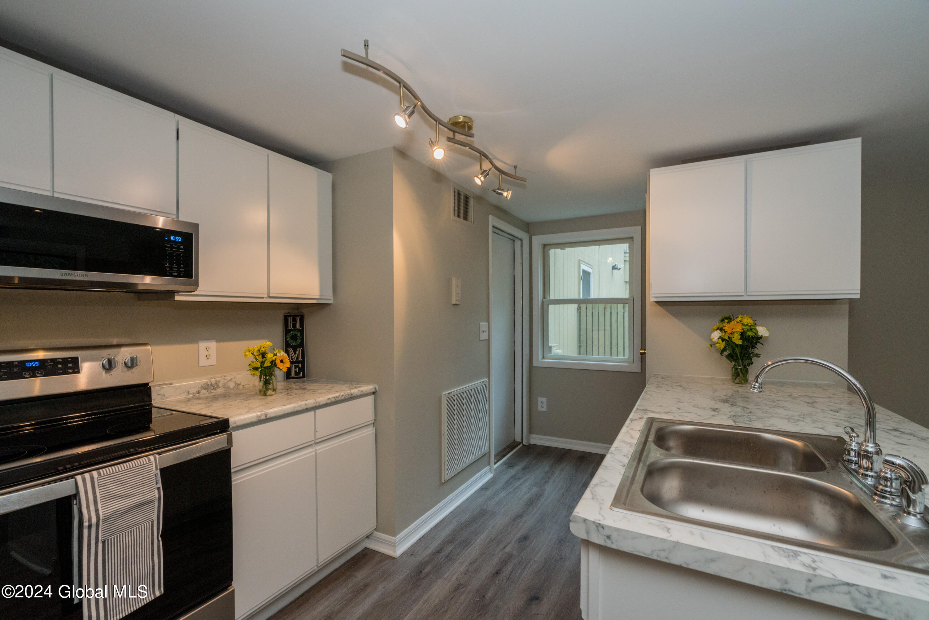 214 Thimbleberry Road