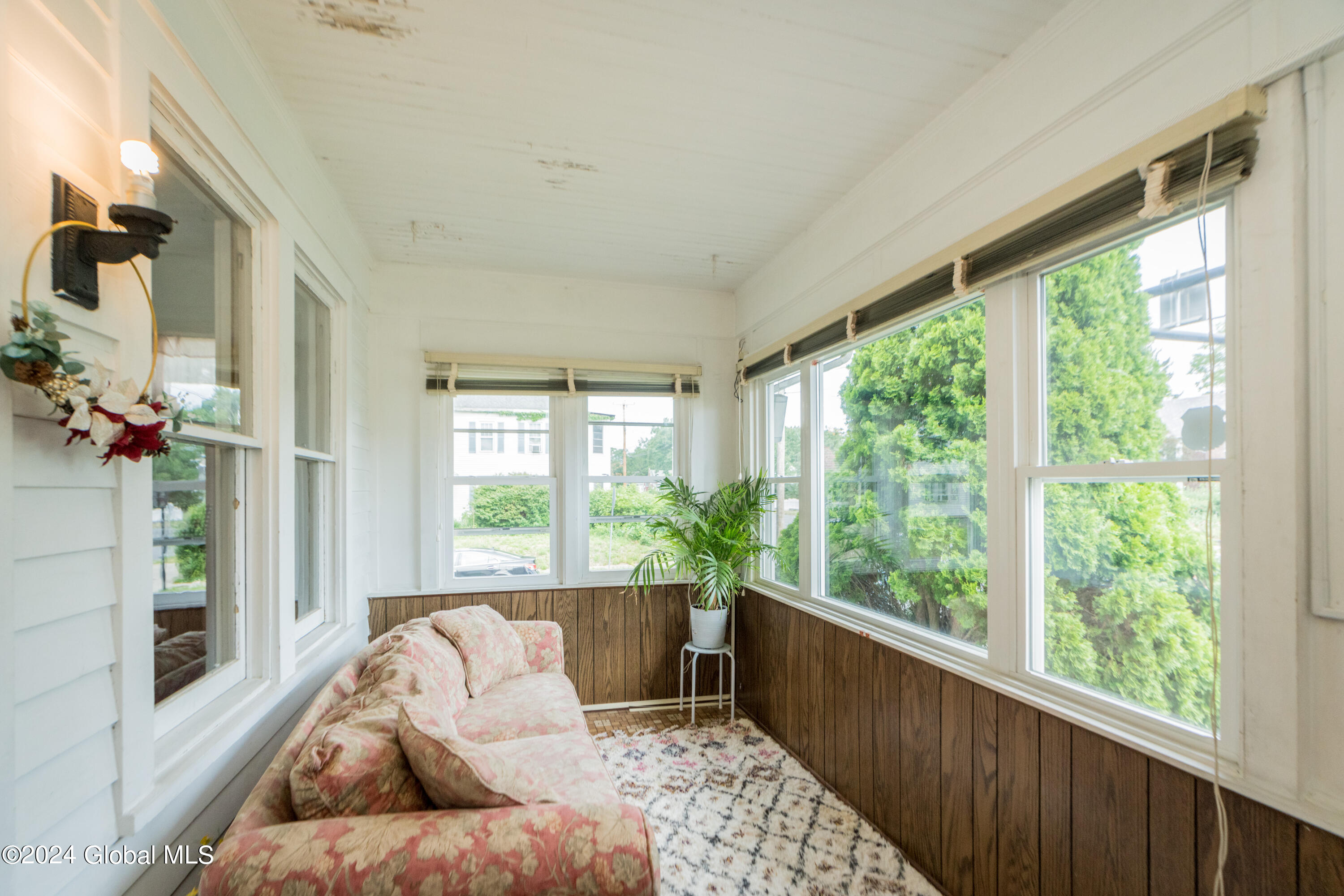 974 Washington Avenue