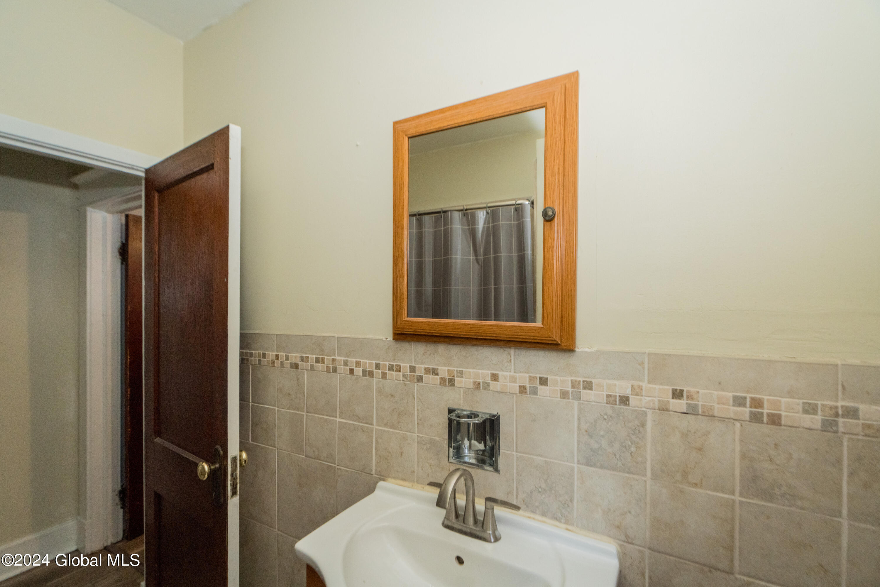 974 Washington Avenue