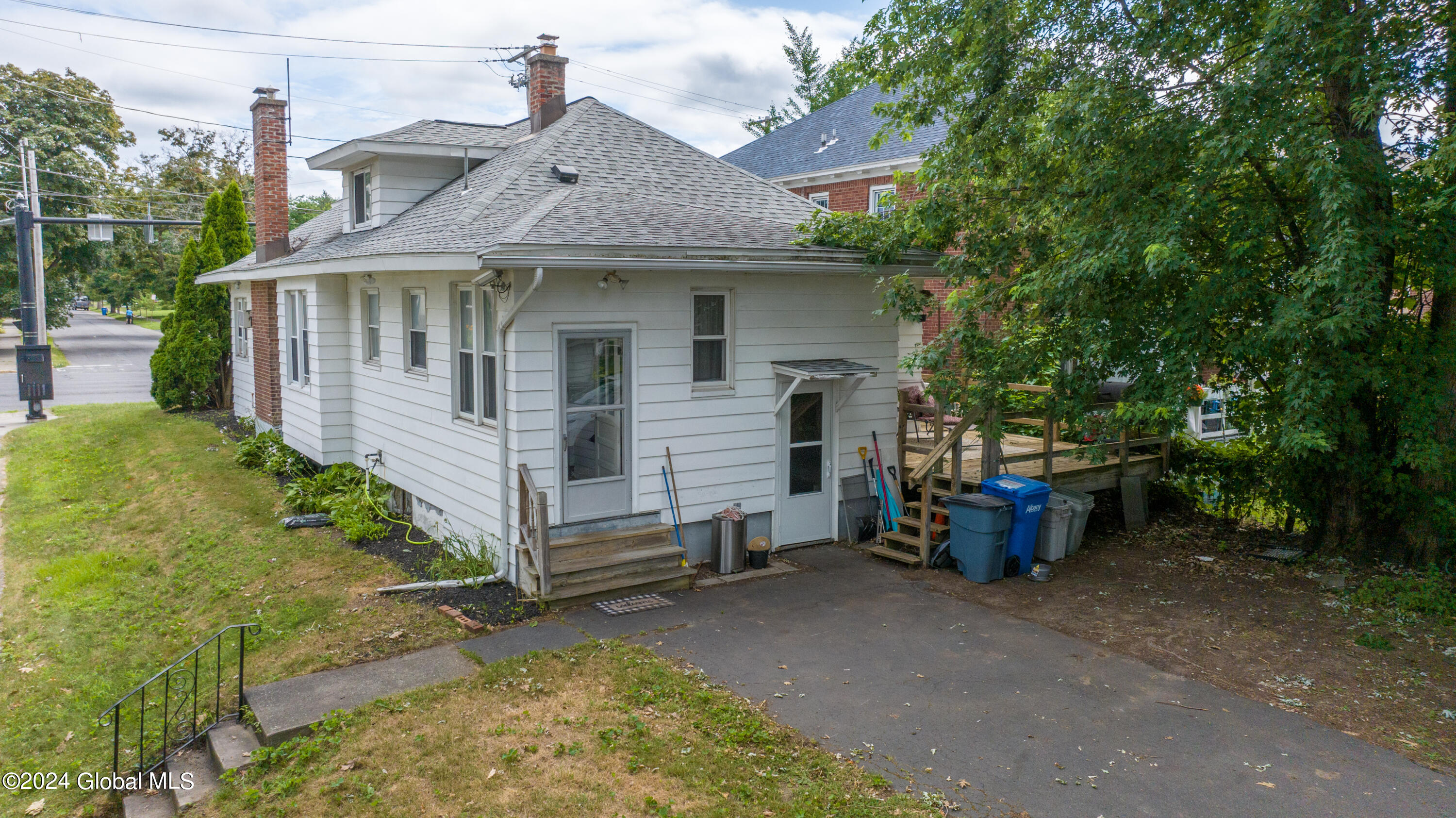 974 Washington Avenue