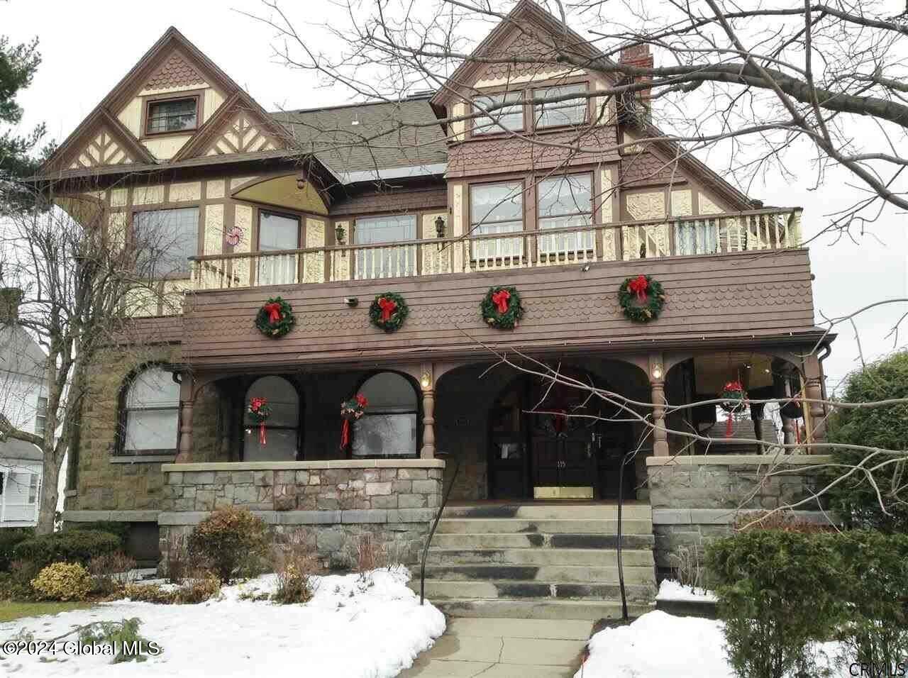 115 Union Avenue, R206