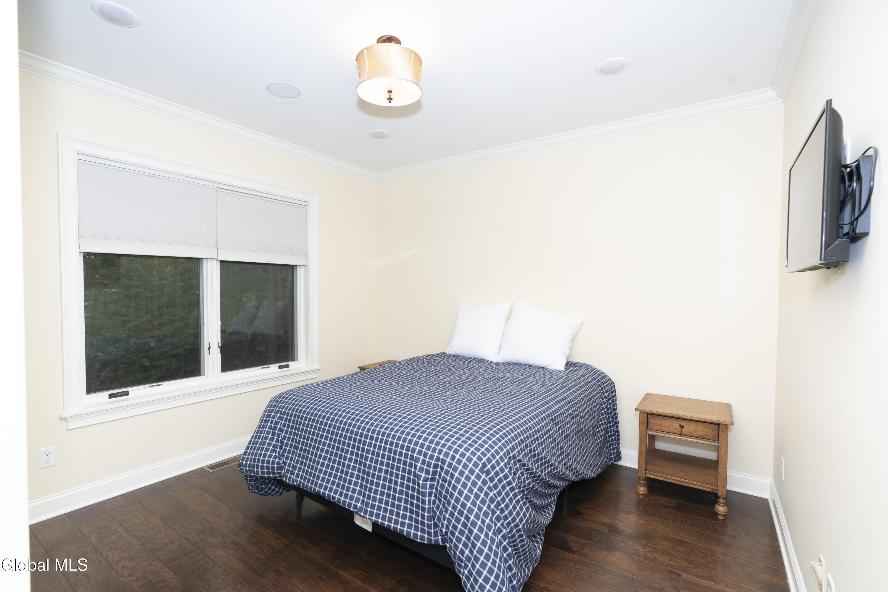 15 Saratoga Farm Road