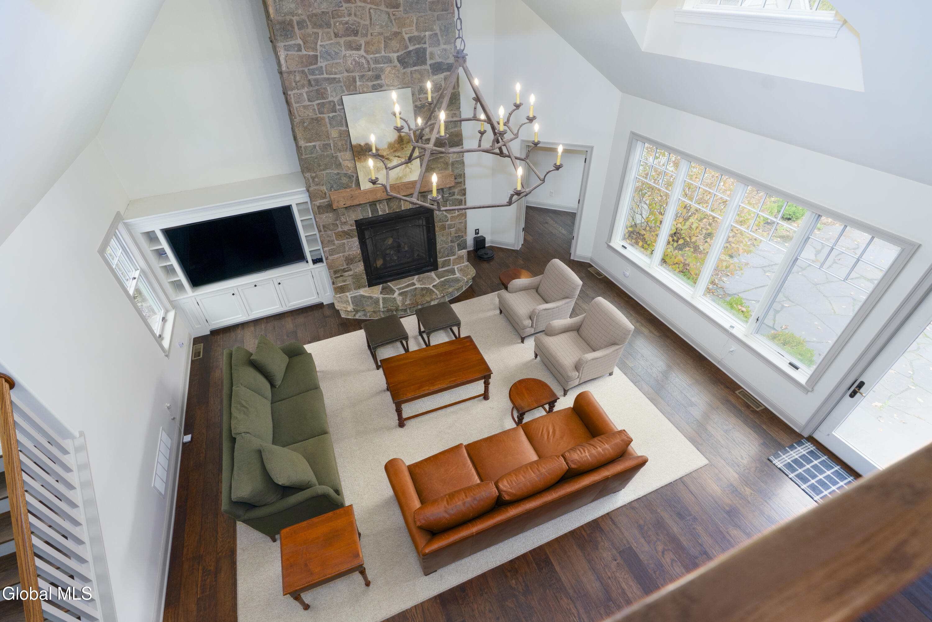 15 Saratoga Farm Road