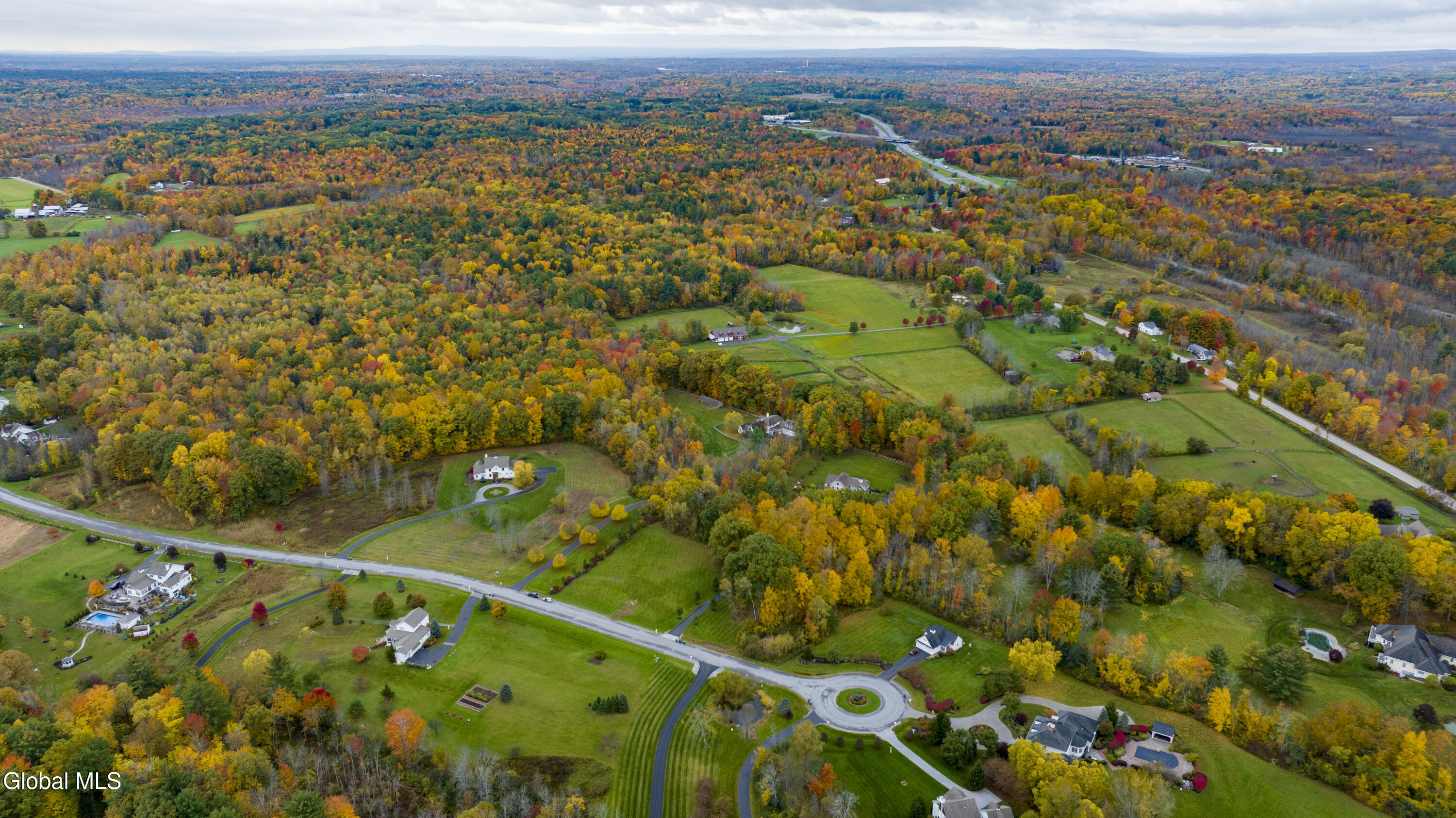 15 Saratoga Farm Road
