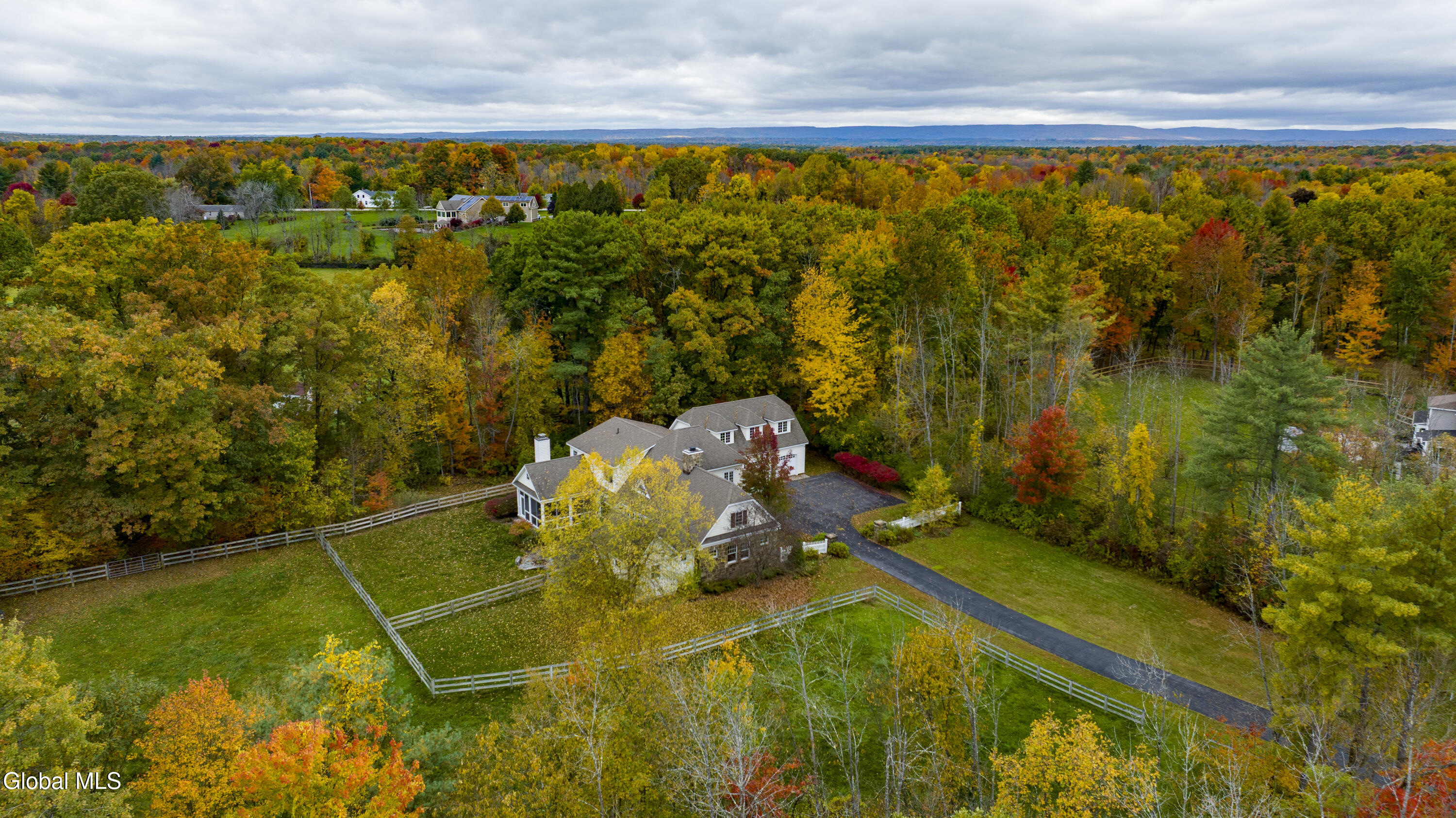 15 Saratoga Farm Road
