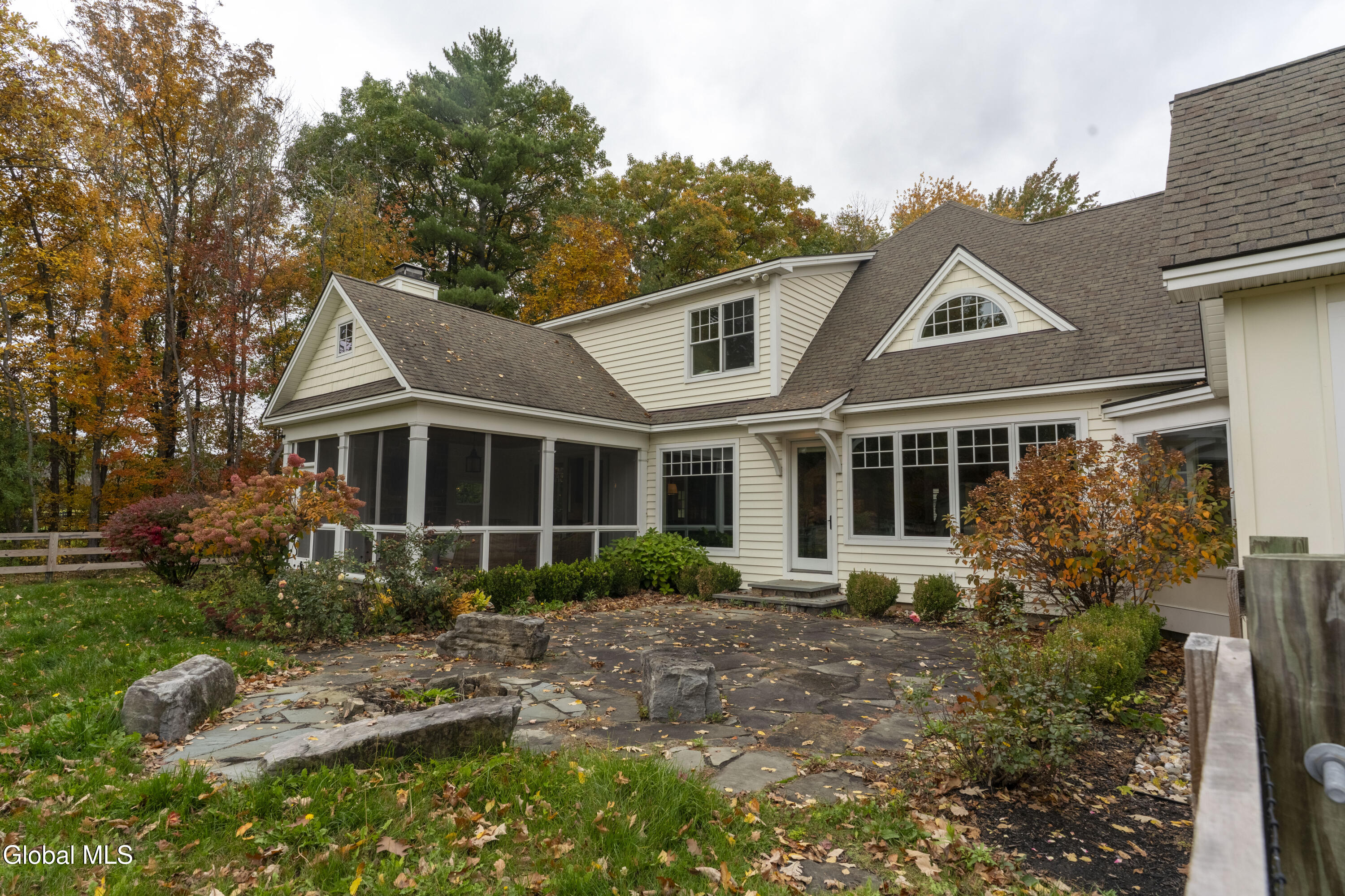 15 Saratoga Farm Road