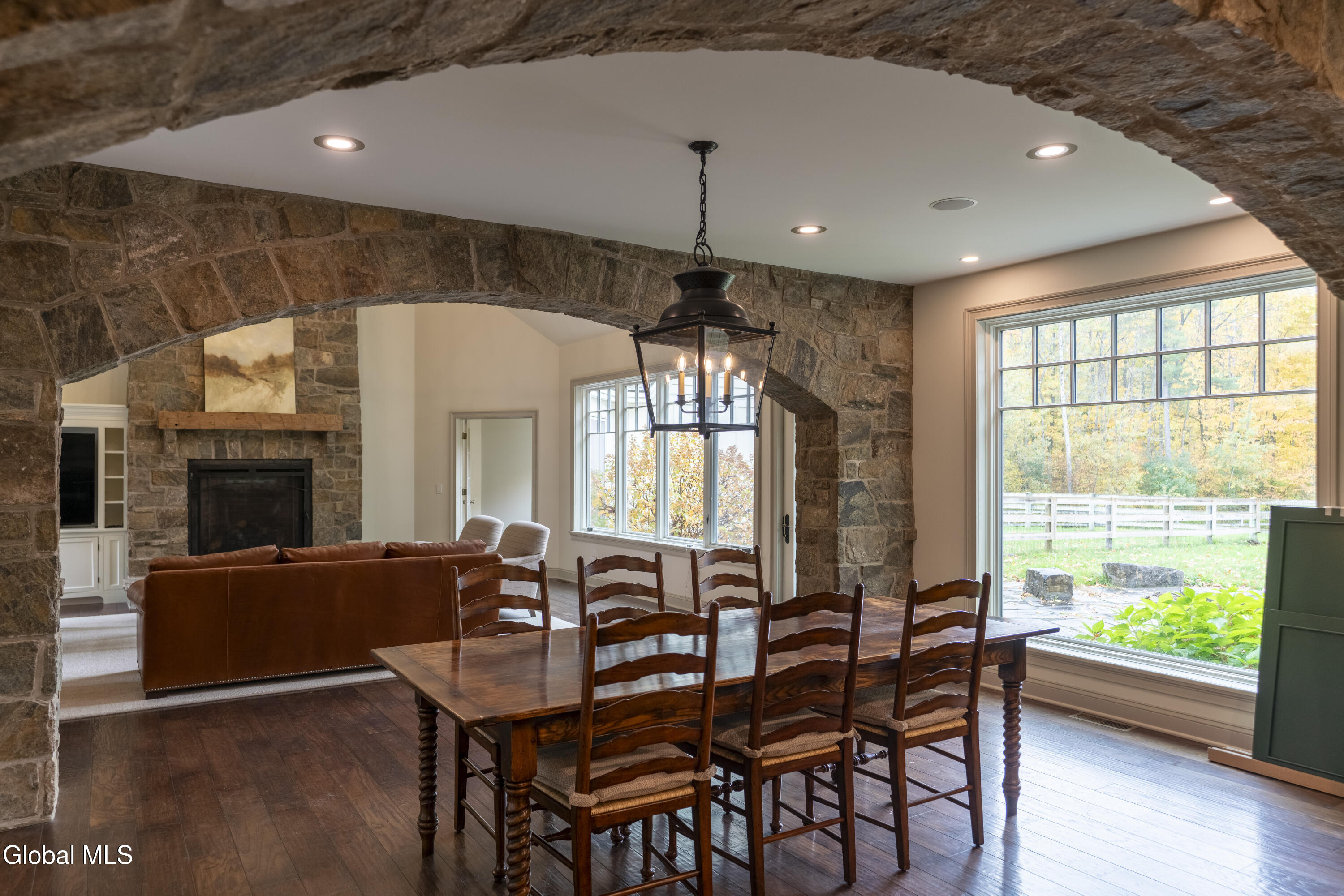 15 Saratoga Farm Road