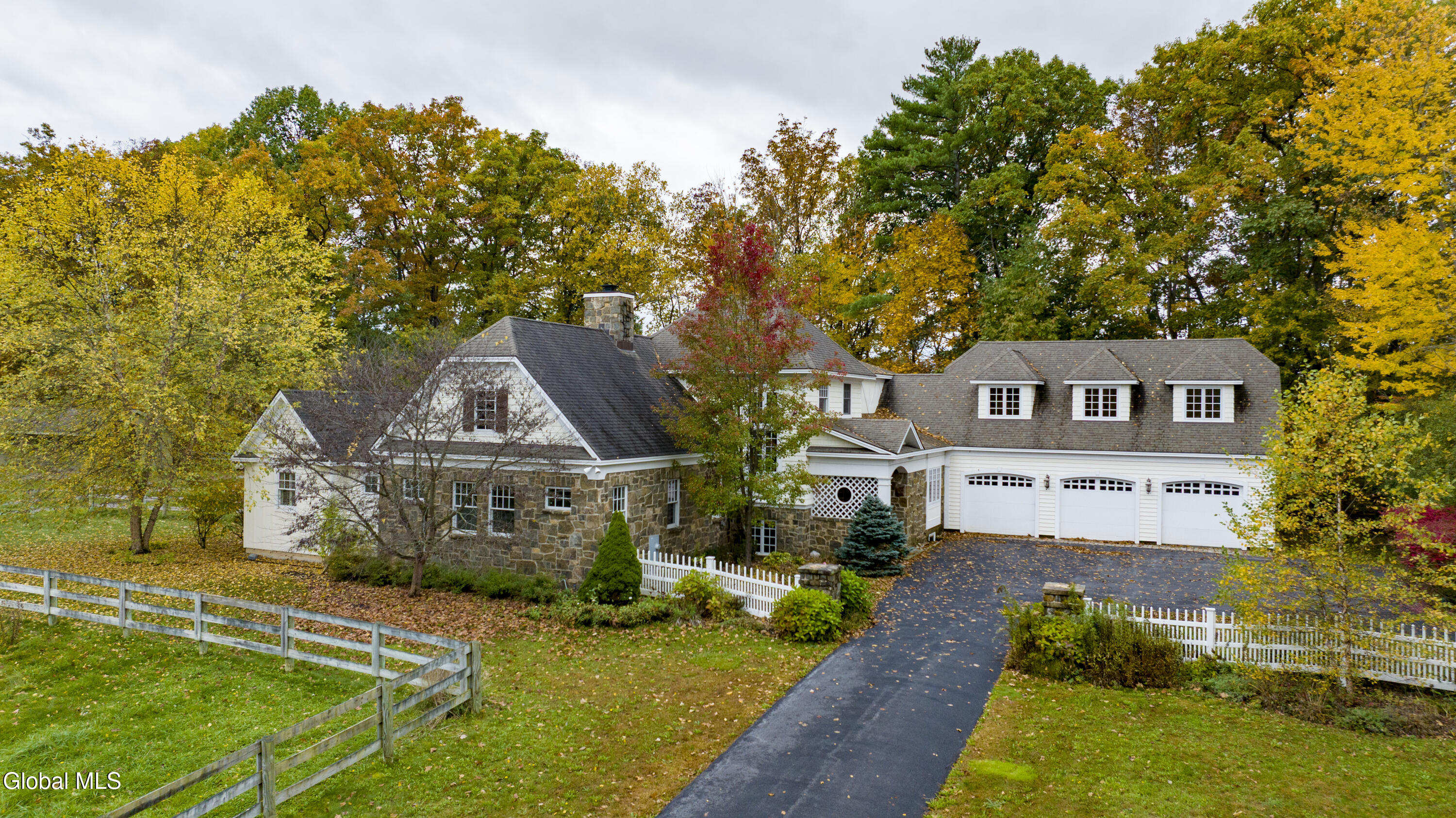 15 Saratoga Farm Road